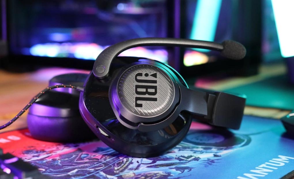 بررسی هدست حرفه ایی jbl quantum 300 بررسی هدست حرفه ایی jbl quantum 300