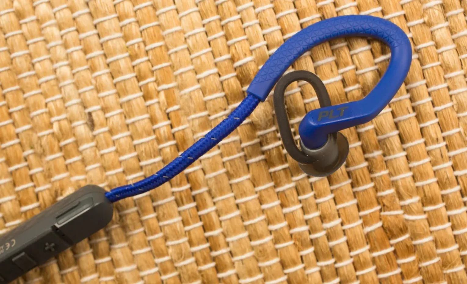 معرفی هدفون حرفه ایی و با کیفیت Plantronics BackBeat FIT 350