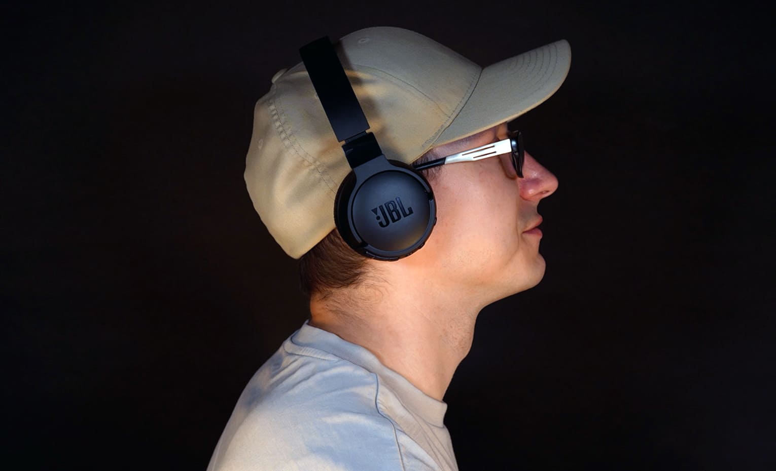 خرید هدفون مناسب برای پادکست گوش دادن | Perfect headphones for listening to podcasts خرید هدفون مناسب برای پادکست گوش دادن | Perfect headphones for listening to podcasts