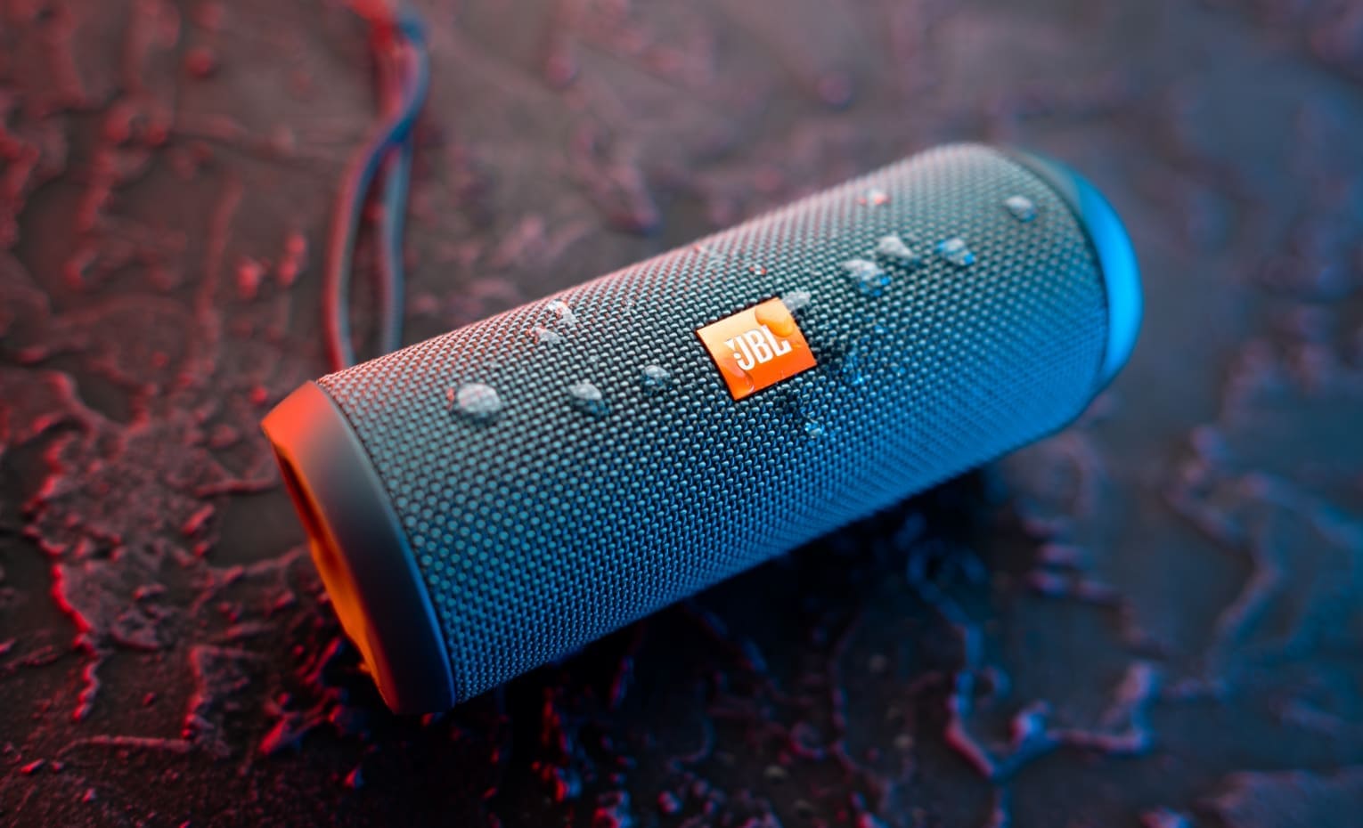 بهترین اسپیکر تا 5 میلیون در بهمن 1402 | اسپیکر JBL Flip Essential بهترین اسپیکر تا 5 میلیون در بهمن 1402 | اسپیکر JBL Flip Essential