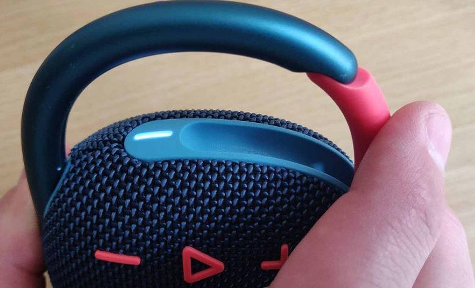 اسپیکر انکر Soundcore 3 یا JBL Clip 4 ؟ اسپیکر انکر Soundcore 3 یا JBL Clip 4 ؟