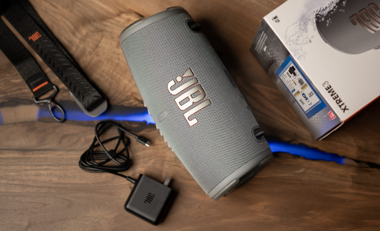 مقایسه اسپیکر JBL Xtreme 3 و بنگ اند آلفسن BEOSOUND A1 مقایسه اسپیکر JBL Xtreme 3 و بنگ اند آلفسن BEOSOUND A1