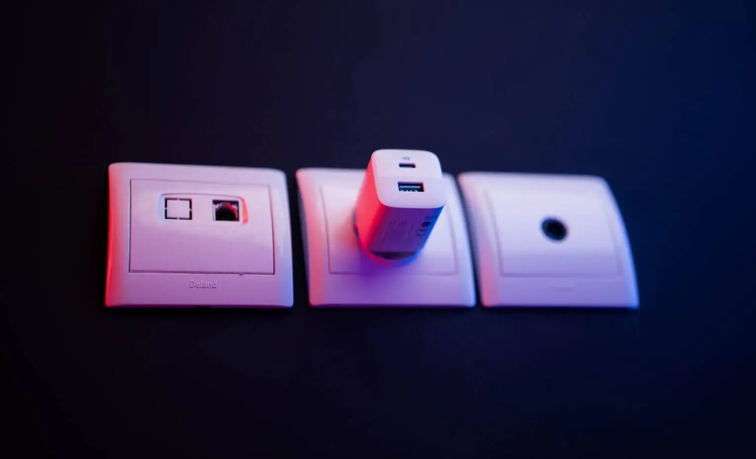 راهنمای خرید شارژ دیواری انکر شهریور 1404 راهنمای خرید شارژ دیواری انکر شهریور 1404