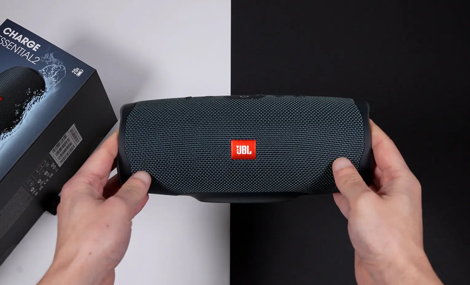 مقایسه اسپیکر JBL Charge 6 با JBL Charge Essential 2 مقایسه اسپیکر JBL Charge 6 با JBL Charge Essential 2
