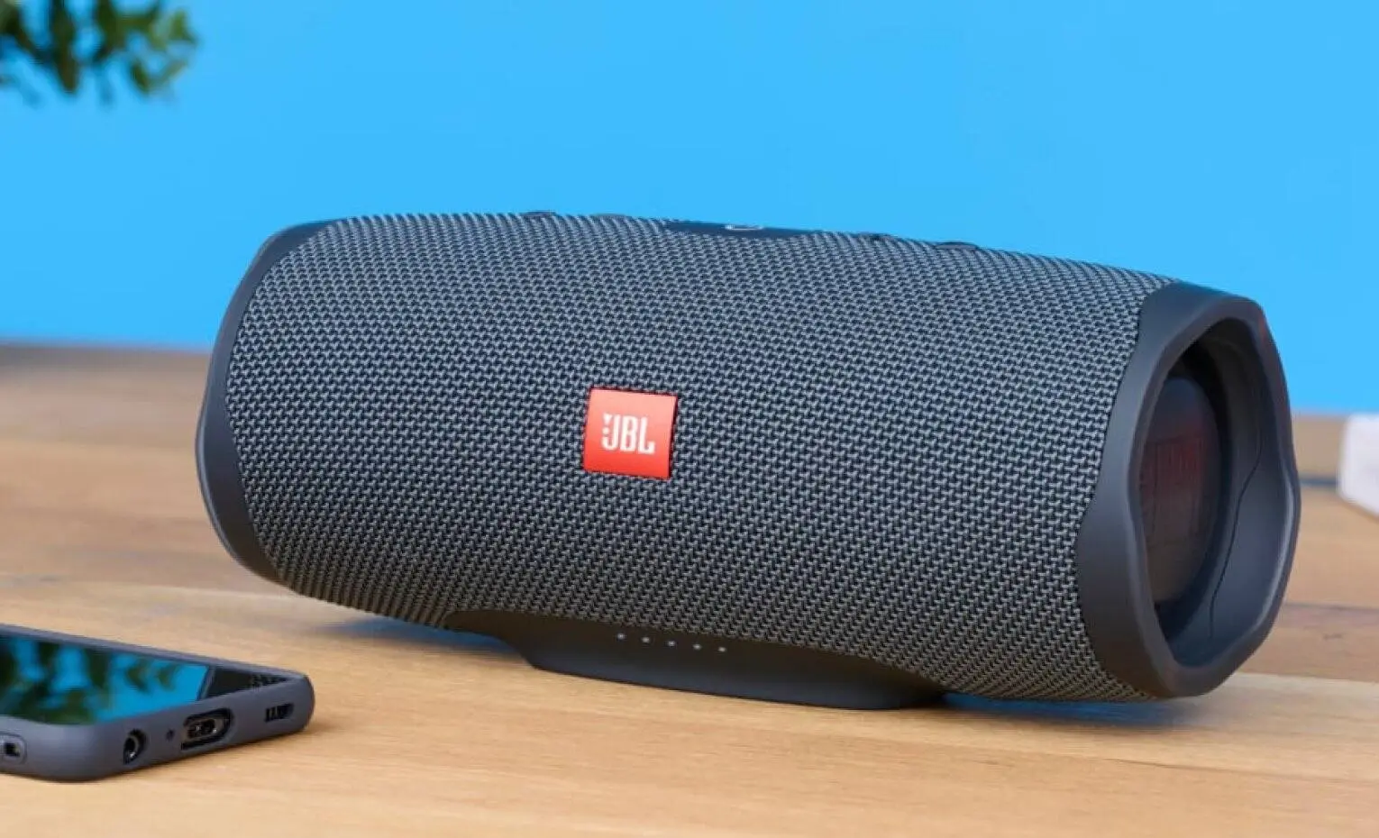 مقایسه اسپیکر JBL Charge 6 با JBL Charge Essential 2 مقایسه اسپیکر JBL Charge 6 با JBL Charge Essential 2