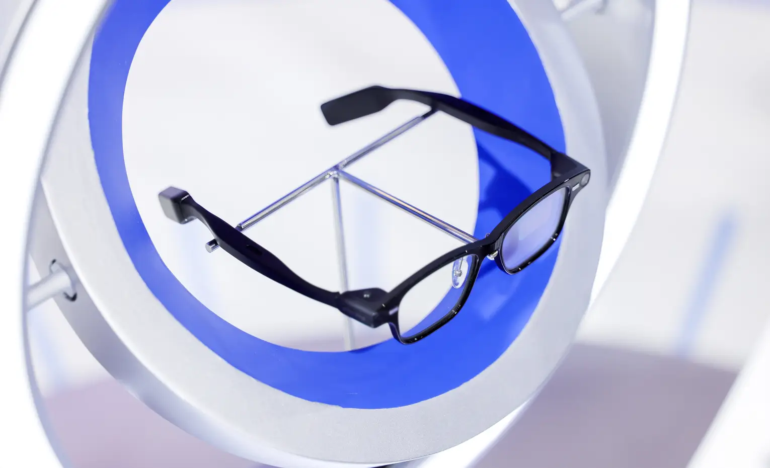 عینک هوشمند کوارک AI علیبابا برای رقابت با متا معرفی شد عینک هوشمند کوارک AI علیبابا برای رقابت با متا معرفی شد