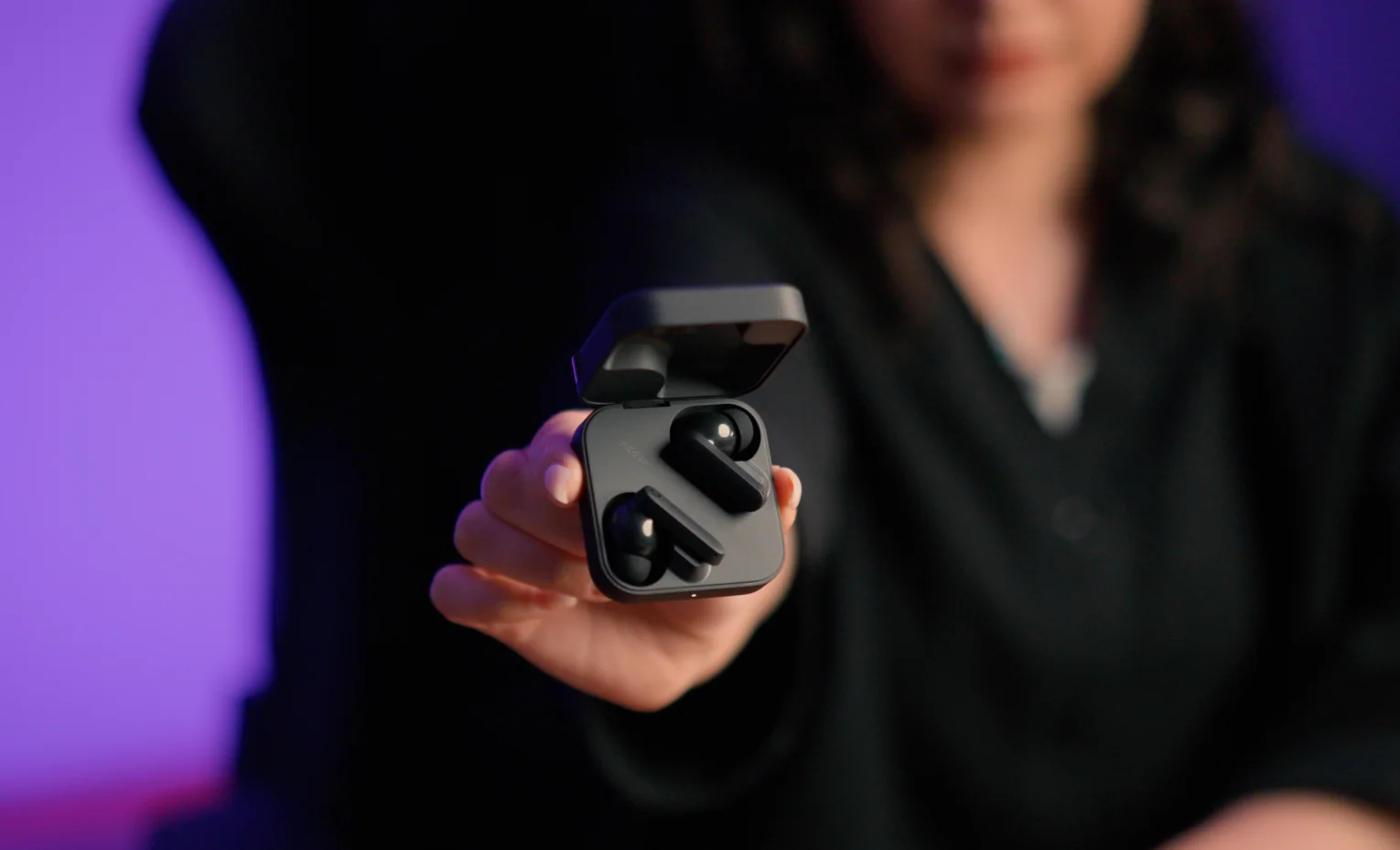 مقایسه هندزفری سامسونگ Galaxy Buds FE با ناتینگ CMF Buds 2a مقایسه هندزفری سامسونگ Galaxy Buds FE با ناتینگ CMF Buds 2a