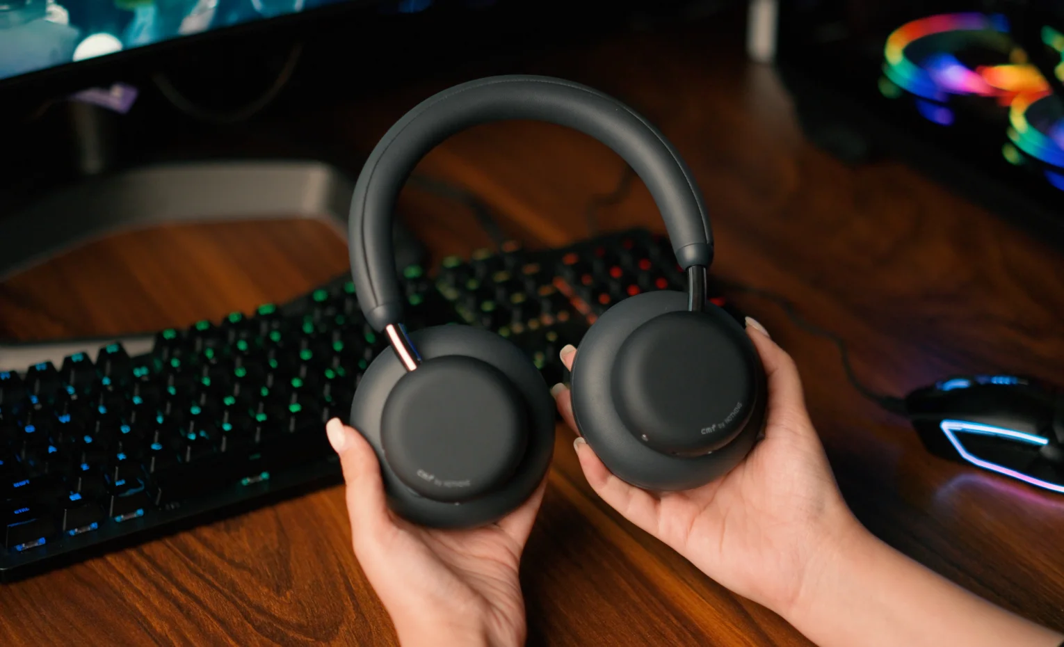 مقایسه هدفون ناتینگ CMF Headphone Pro با جی بی ال Live 780NC مقایسه هدفون ناتینگ CMF Headphone Pro با جی بی ال Live 780NC