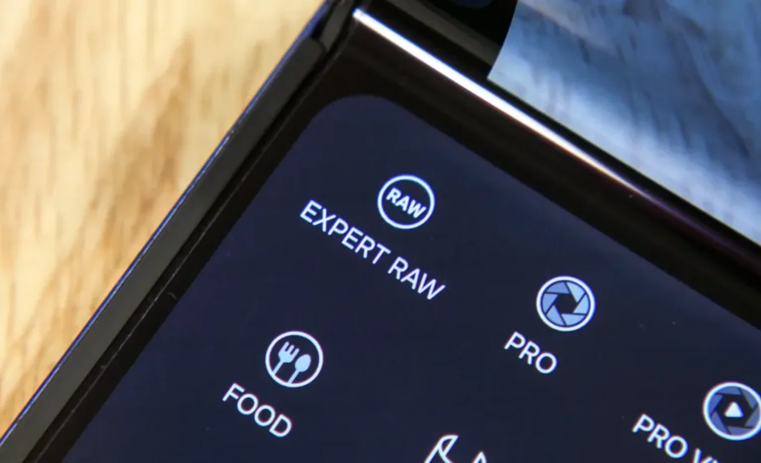 قابلیت مخفی دوربین گوشی سامسونگ که عکاسی را متحول میکند قابلیت مخفی دوربین گوشی سامسونگ که عکاسی را متحول میکند