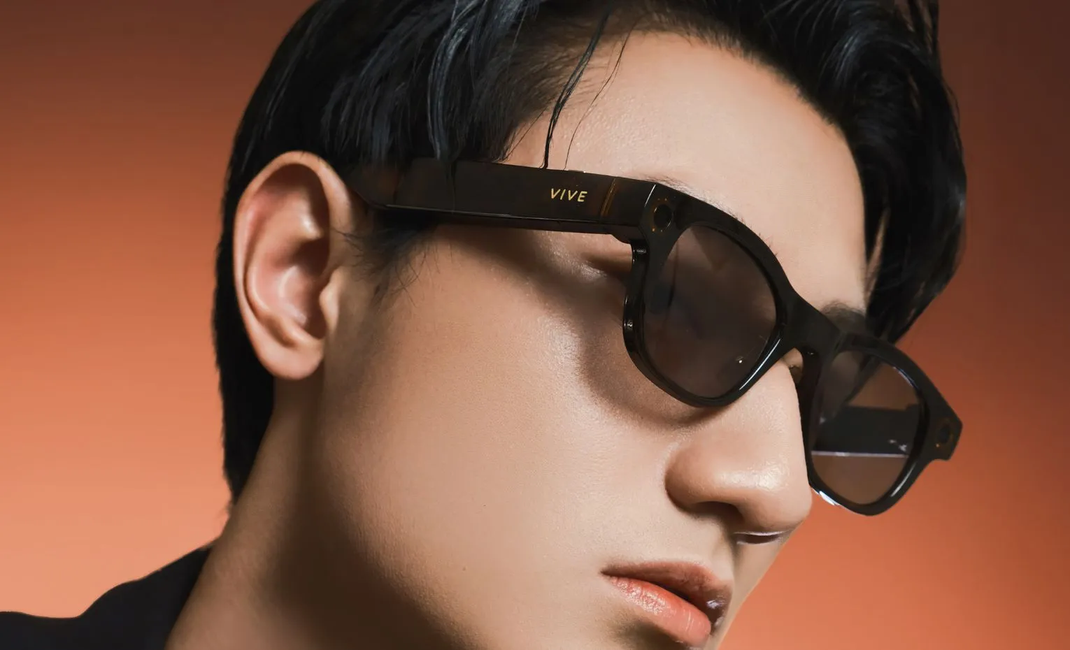 عینک هوشمند HTC با پلتفرم باز AI به رقابت با متا میرود عینک هوشمند HTC با پلتفرم باز AI به رقابت با متا میرود