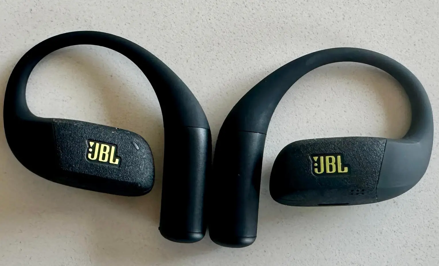 بررسی هدفون گوش باز جی بی ال Endurance Zone بررسی هدفون گوش باز جی بی ال Endurance Zone