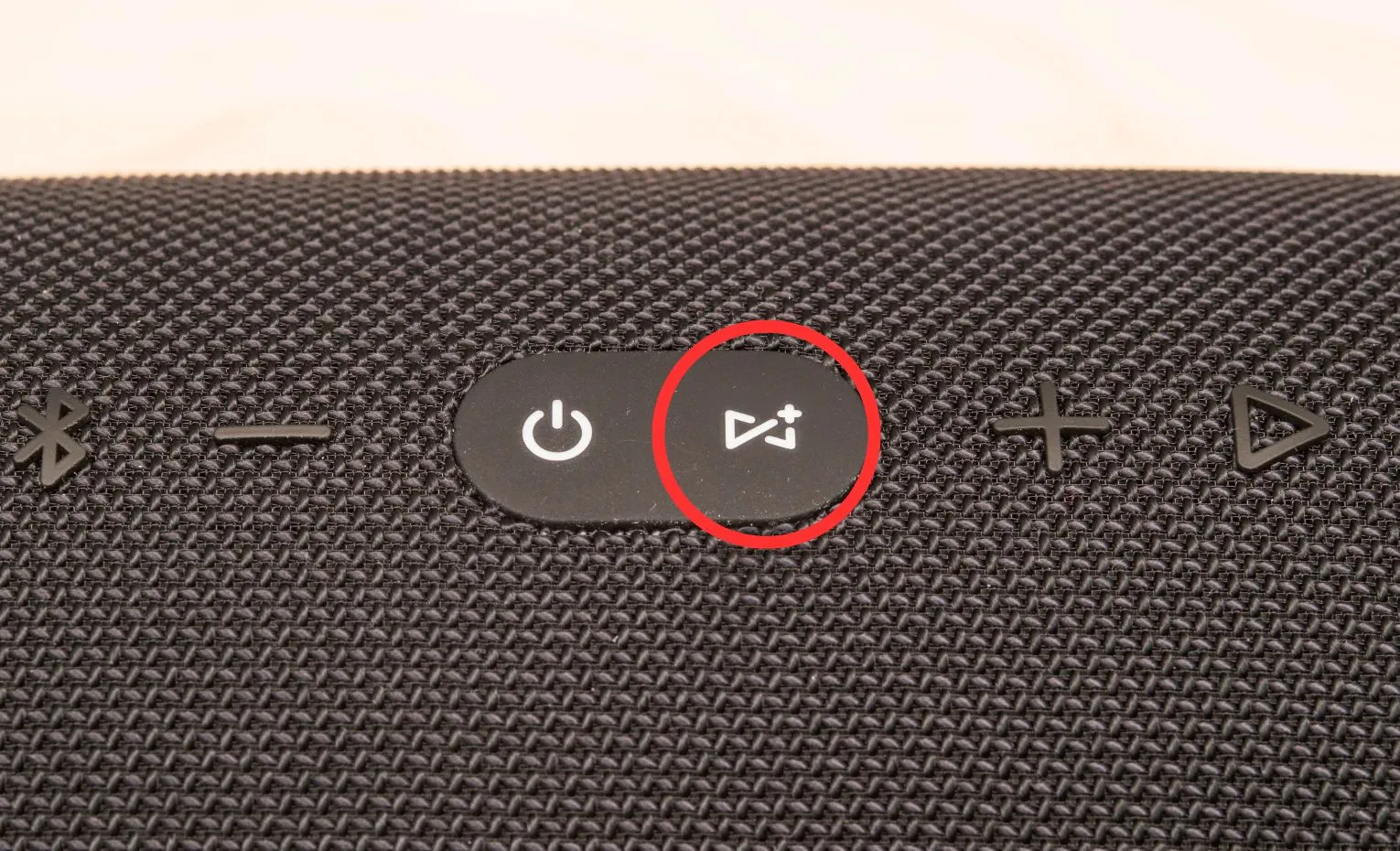 فناوری Auracast چیست و چه تفاوتی با PartyBoost دارد؟ فناوری Auracast چیست و چه تفاوتی با PartyBoost دارد؟