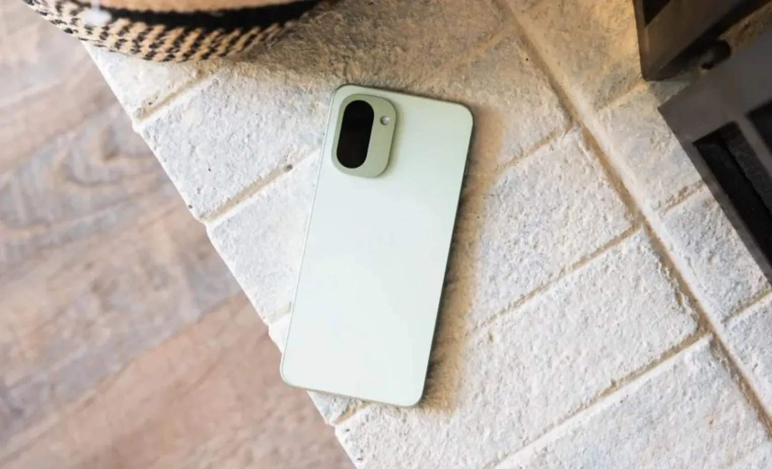 گوشی وان پلاس 15R، بررسی اولیه باتری غول پیکر و نمایشگر سریع گوشی وان پلاس 15R، بررسی اولیه باتری غول پیکر و نمایشگر سریع