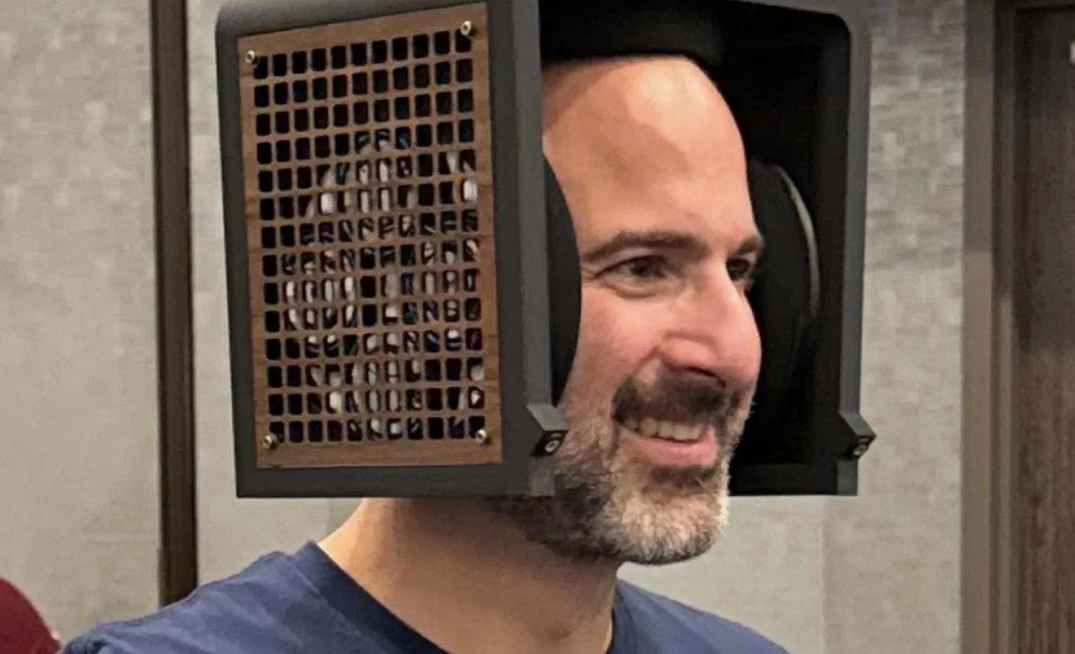 عجیب ترین هدفون ها در کنجم SoCal، مدلهای دستساز تا پرچمدار عجیب ترین هدفون ها در کنجم SoCal، مدلهای دستساز تا پرچمدار