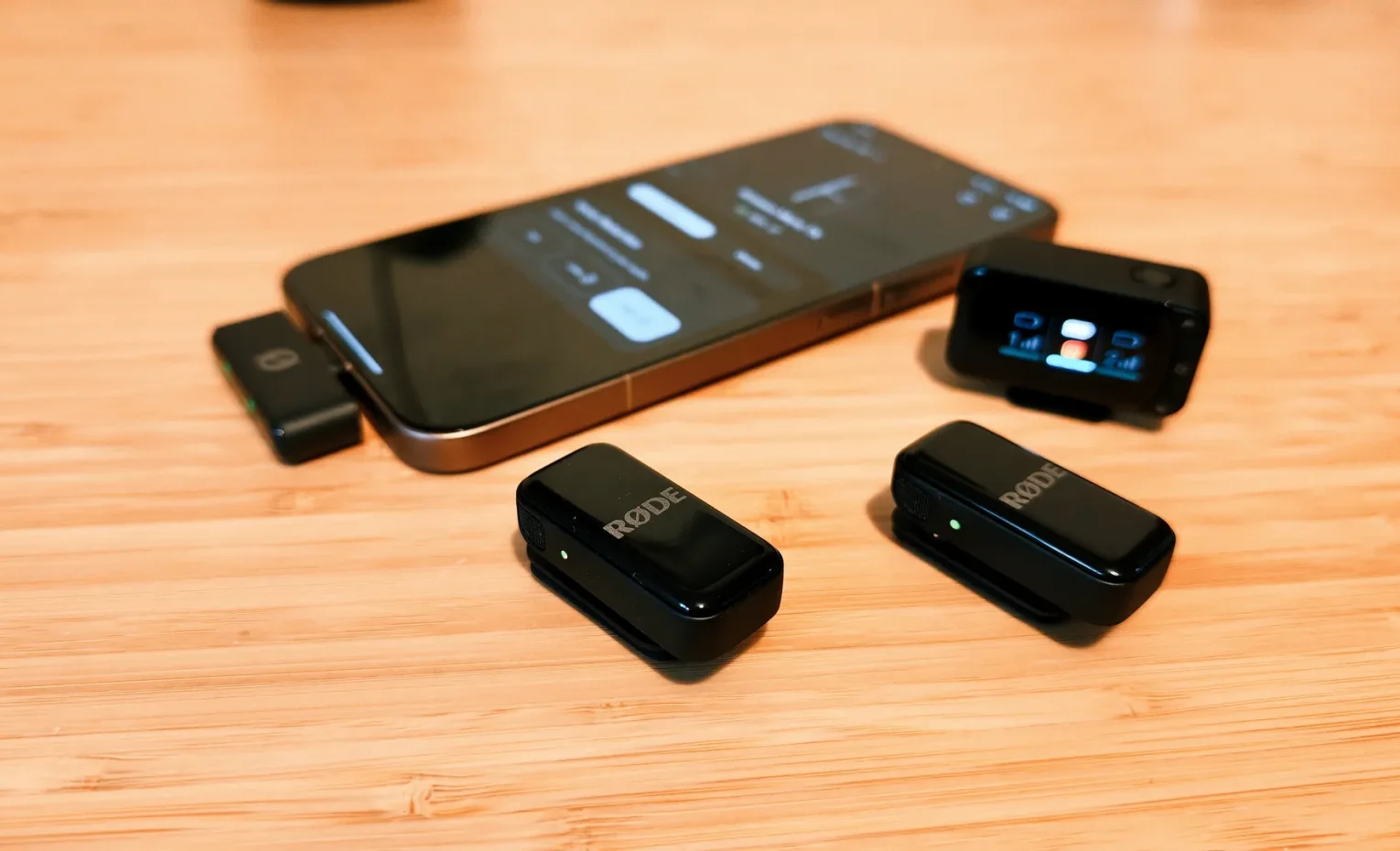 بررسی کیت دوربین میکروفون رود مدل RØDE Wireless Micro بررسی کیت دوربین میکروفون رود مدل RØDE Wireless Micro