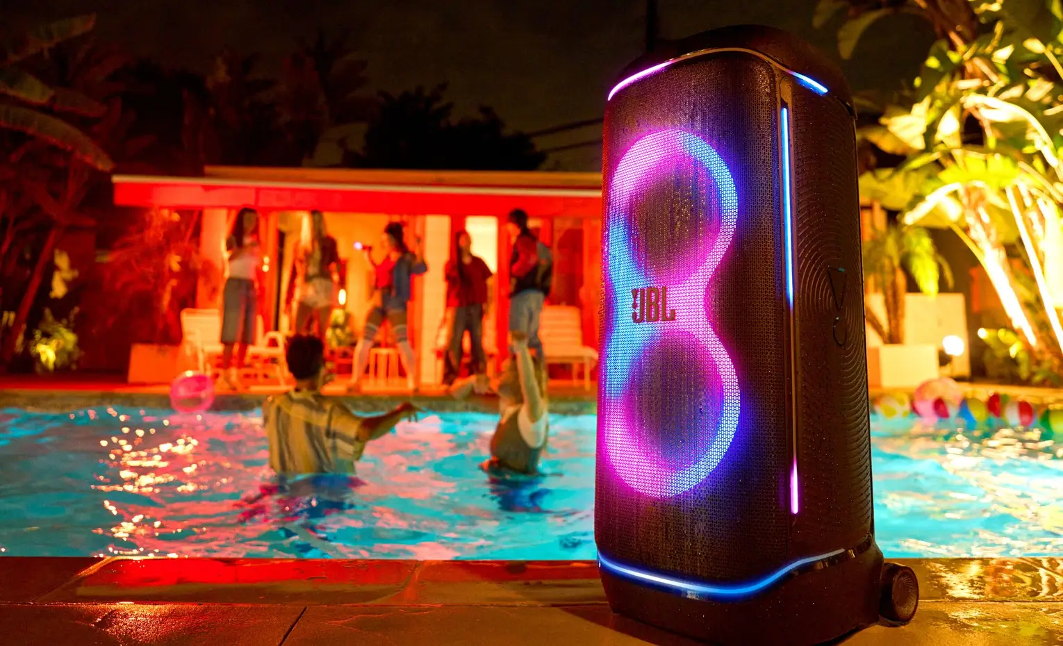 آیا داخل جعبه اسپیکر JBL PartyBox 720 باتری هست؟ آیا داخل جعبه اسپیکر JBL PartyBox 720 باتری هست؟