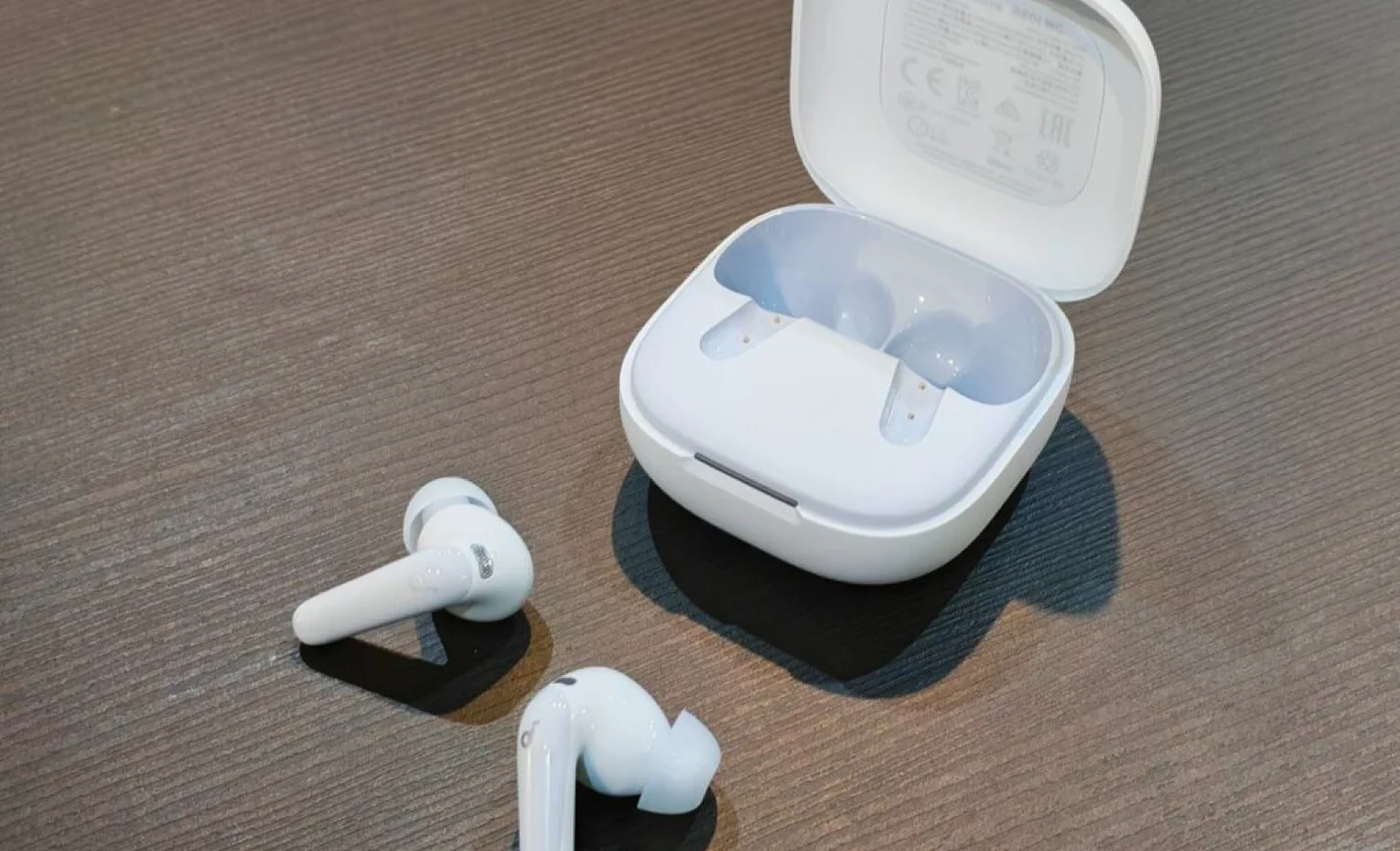مقایسه مدلهای R50i ،R50i NC و R60i هندزفری انکر مقایسه مدلهای R50i ،R50i NC و R60i هندزفری انکر