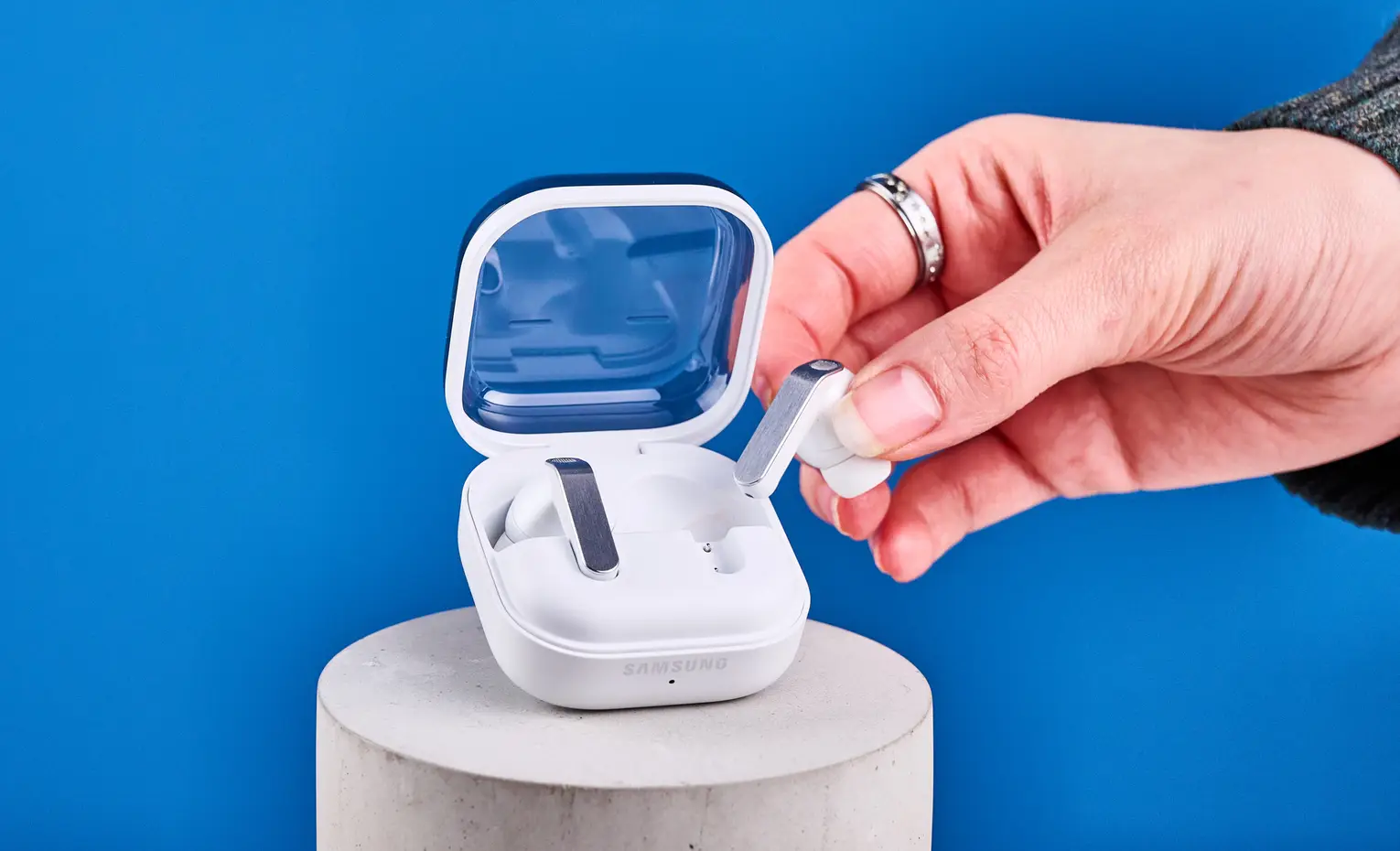 گلکسی بادز 4 پرو بازی را در بازار هندزفریها تغییر میدهد گلکسی بادز 4 پرو بازی را در بازار هندزفریها تغییر میدهد