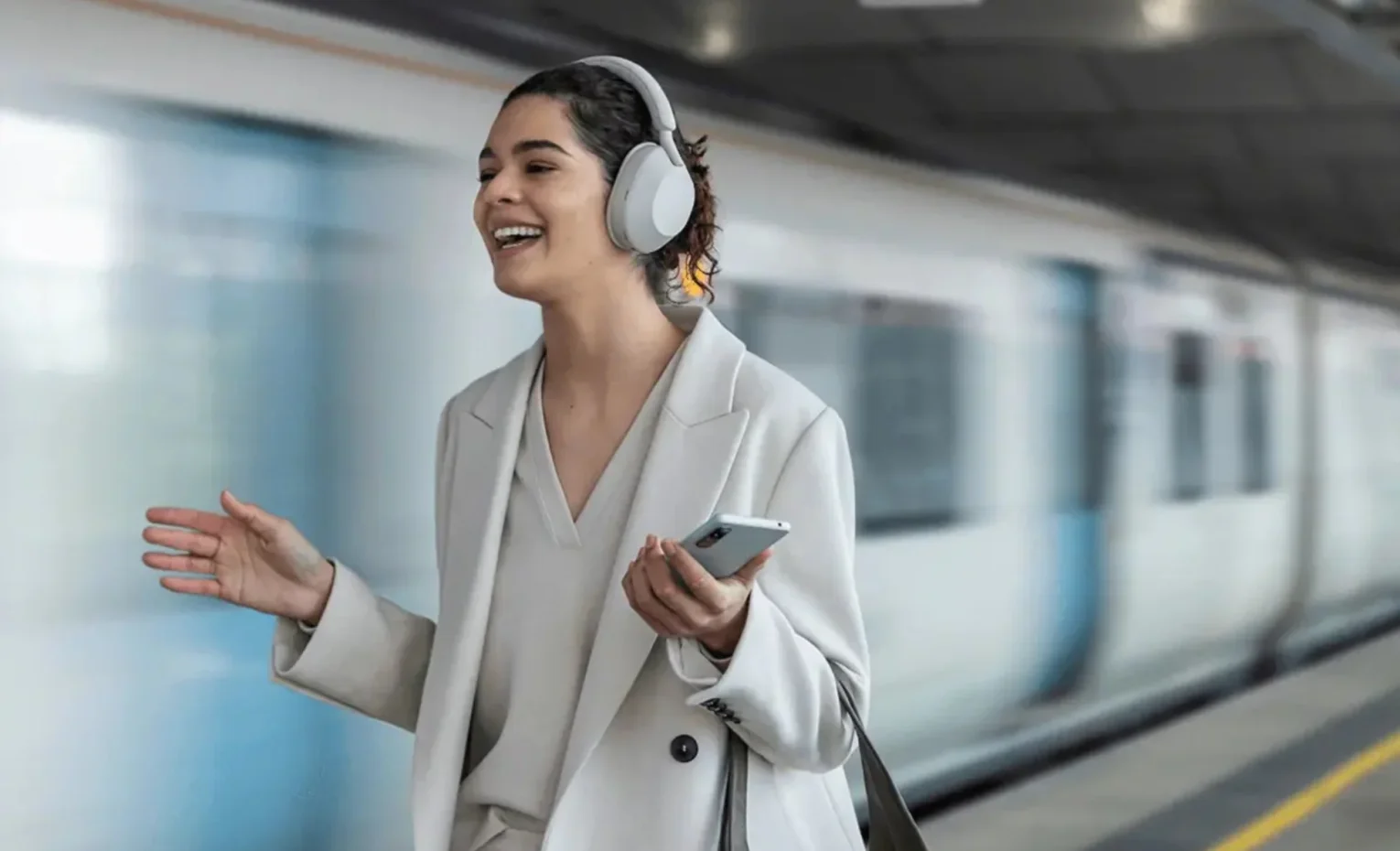 علت فشار گوش در نویز کنسلینگ فعال و چگونه آن را رفع کنیم؟ علت فشار گوش در نویز کنسلینگ فعال و چگونه آن را رفع کنیم؟