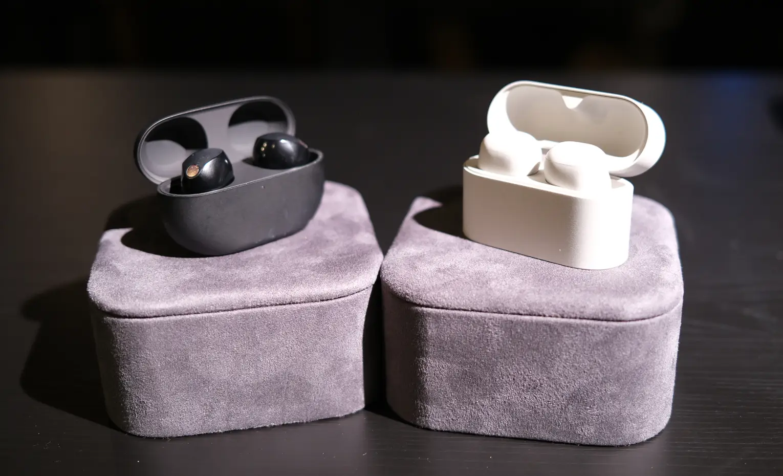 مقایسه هندزفری سونی WF-1000XM6 با WF-1000XM5 مقایسه هندزفری سونی WF-1000XM6 با WF-1000XM5