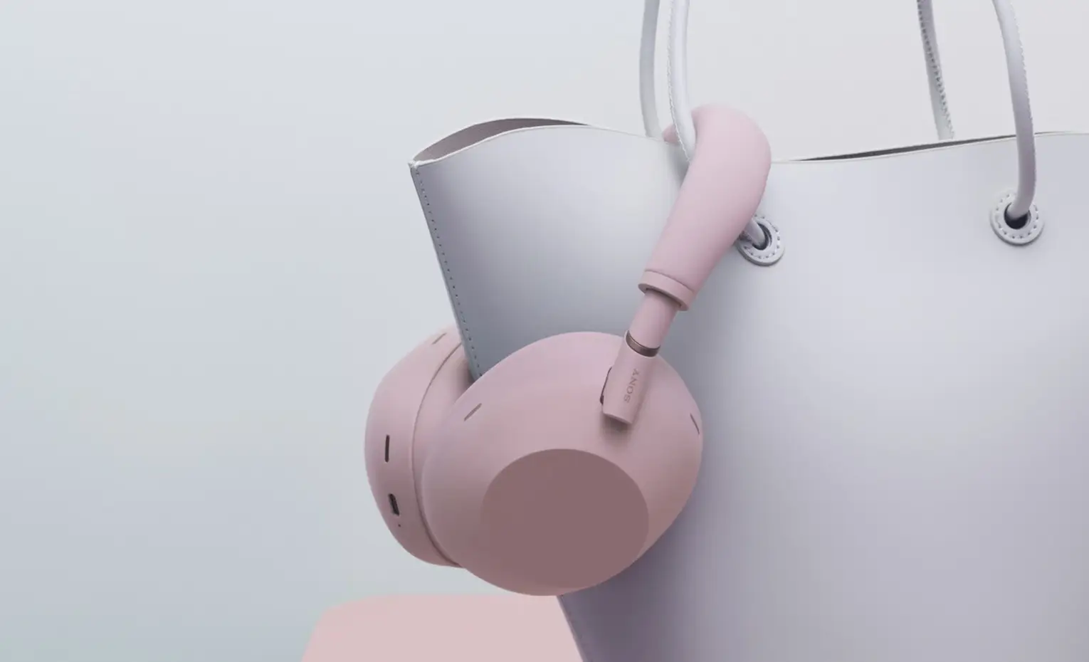 بازگشت سونی؛ هدفون WH-1000XM6 با رنگی فریبنده و هندزفری جدید بازگشت سونی؛ هدفون WH-1000XM6 با رنگی فریبنده و هندزفری جدید