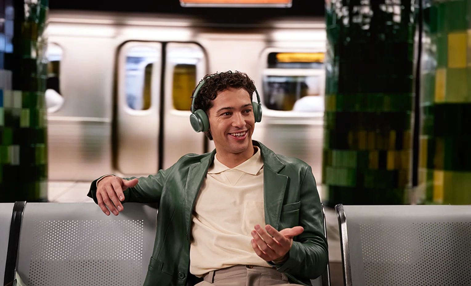 معرفی هدفون جی بی ال مدل Live 680NC، با صدای JBL Signature معرفی هدفون جی بی ال مدل Live 680NC، با صدای JBL Signature