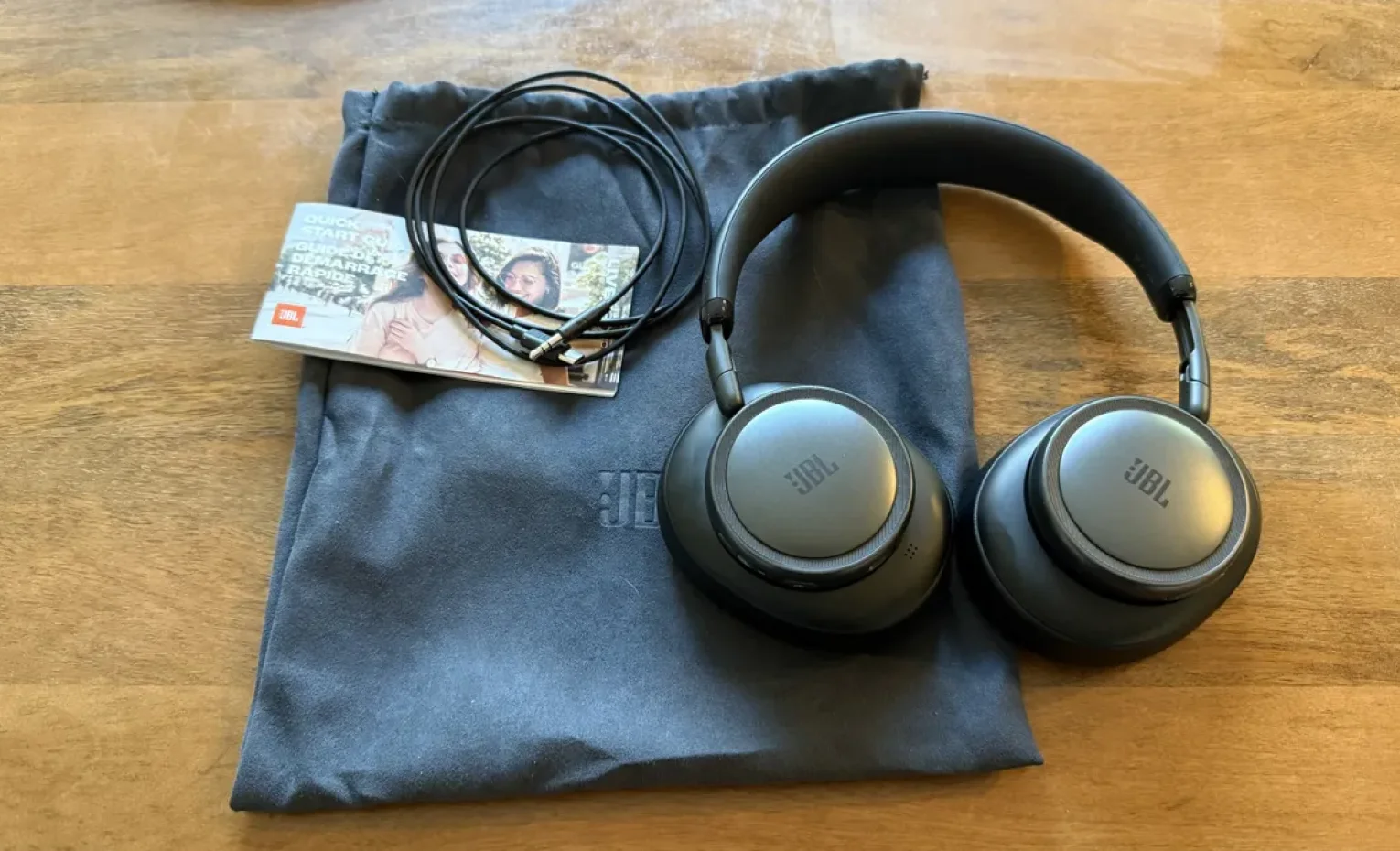 مقایسه هدفون جی بی ال Live 780NC با اپل AirPods Max 2 مقایسه هدفون جی بی ال Live 780NC با اپل AirPods Max 2