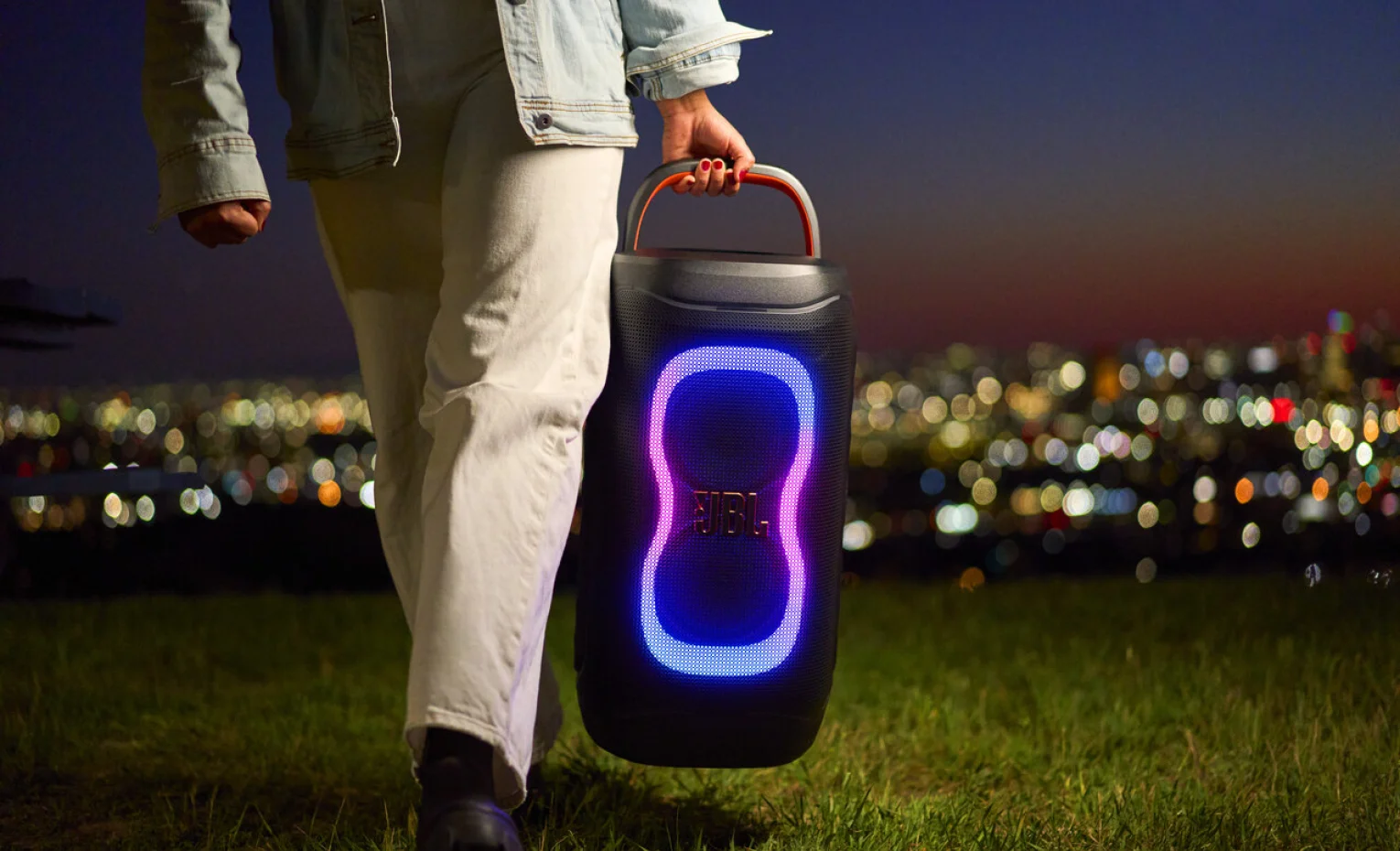 چرا JBL PartyBox به محبوب طرفداران مهمانی تبدیل شده است؟ چرا JBL PartyBox به محبوب طرفداران مهمانی تبدیل شده است؟