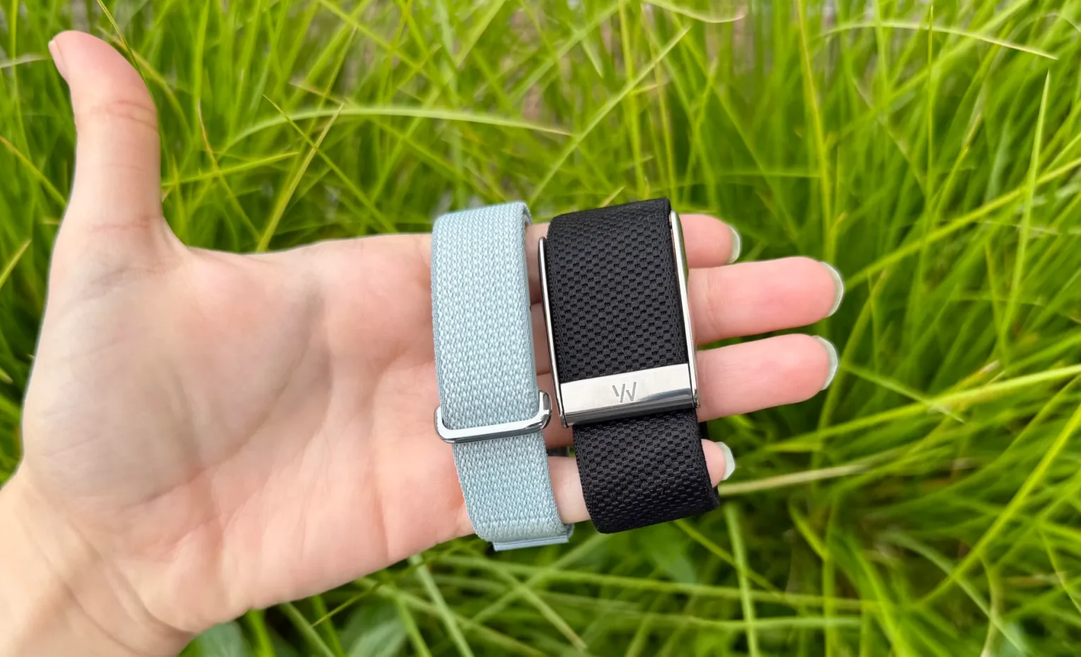 مقایسه Whoop 5.0 و Fitbit Air، کدام دستبند سلامتی بهتر است؟ مقایسه Whoop 5.0 و Fitbit Air، کدام دستبند سلامتی بهتر است؟