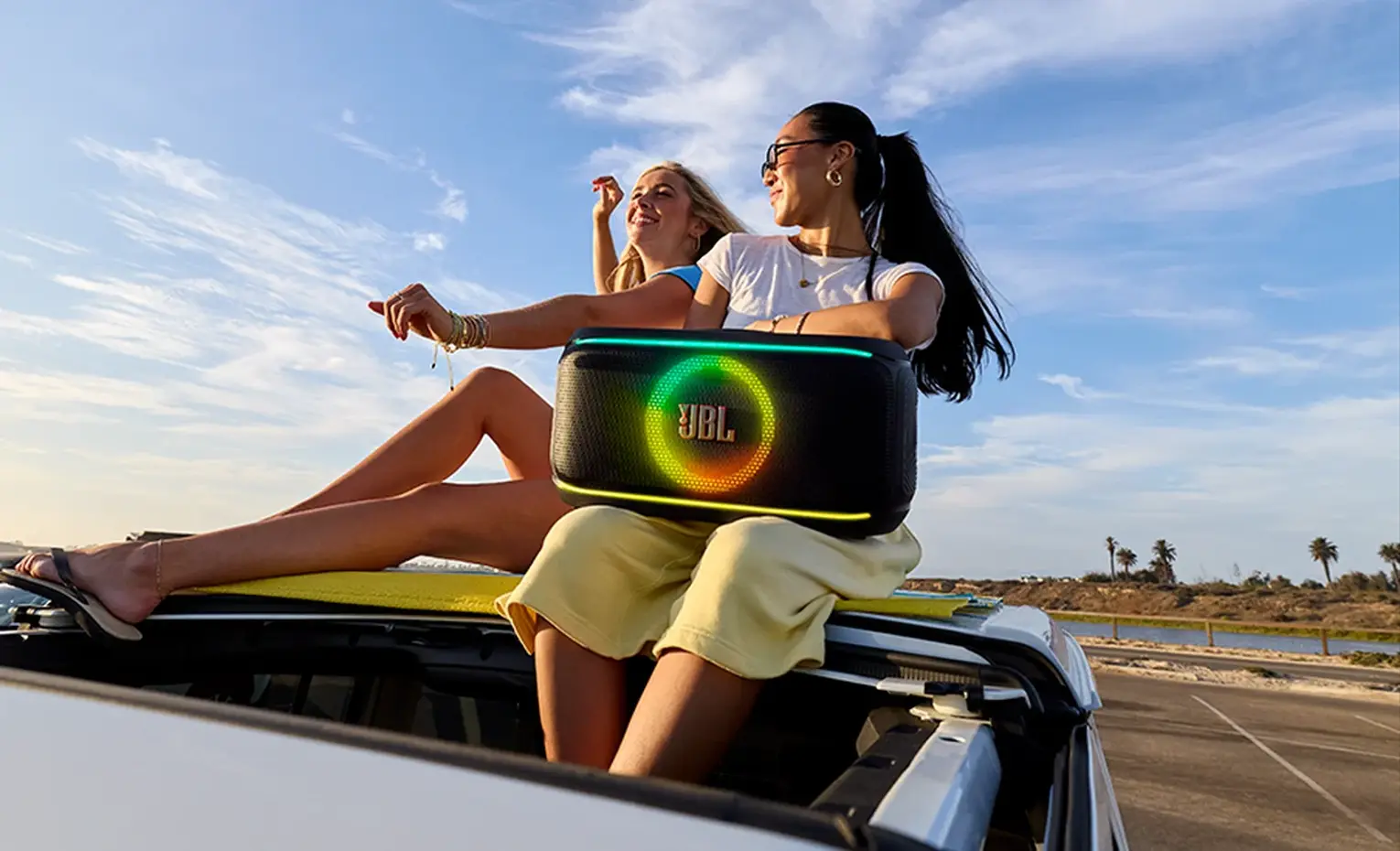 بررسی کامل و ویژگیهای اسپیکر جی بی ال PartyBox On The Go 2 بررسی کامل و ویژگیهای اسپیکر جی بی ال PartyBox On The Go 2