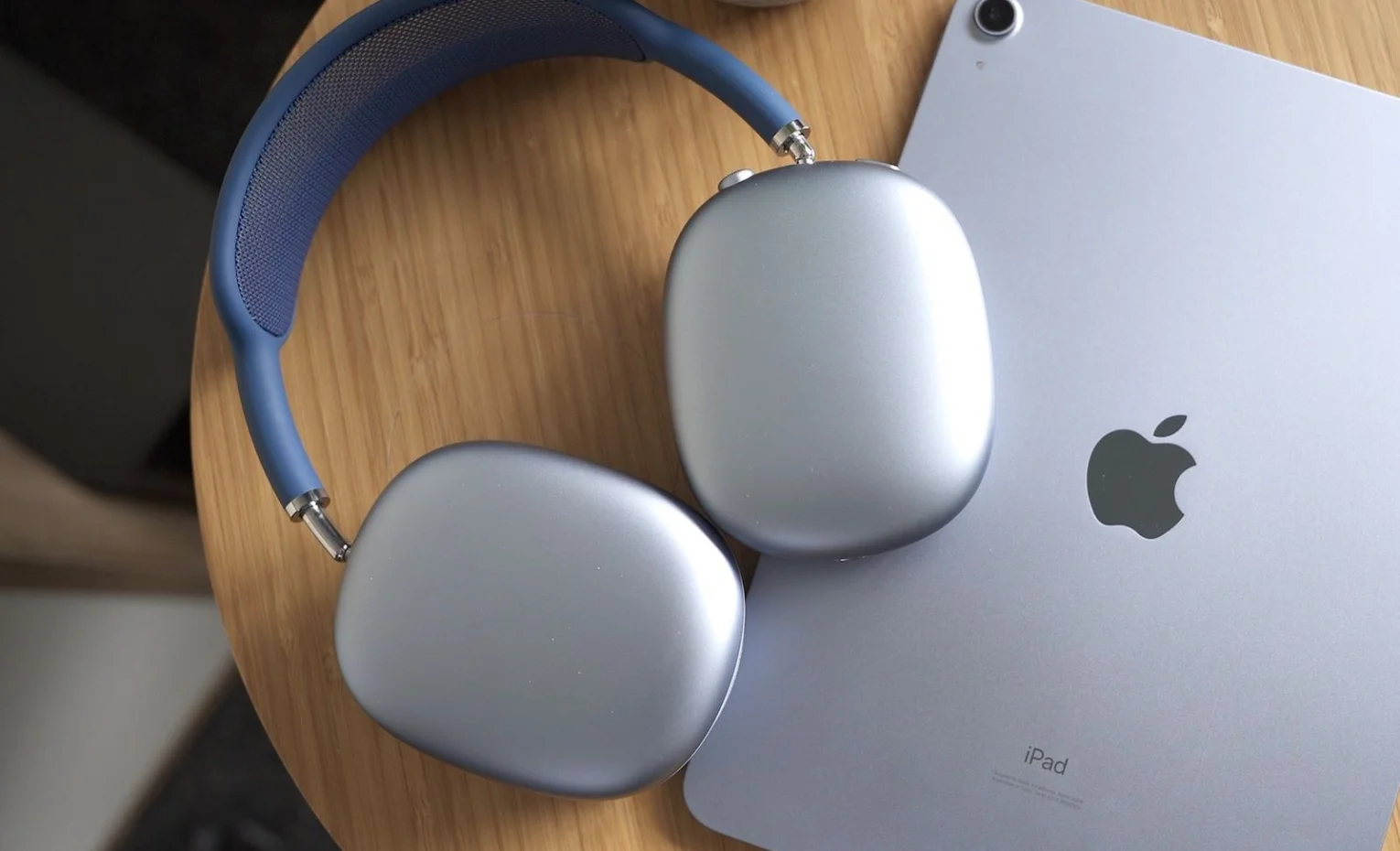 صدای Lossless در AirPods Max 2 و آموزش تنظیم حالت سیمی صدای Lossless در AirPods Max 2 و آموزش تنظیم حالت سیمی