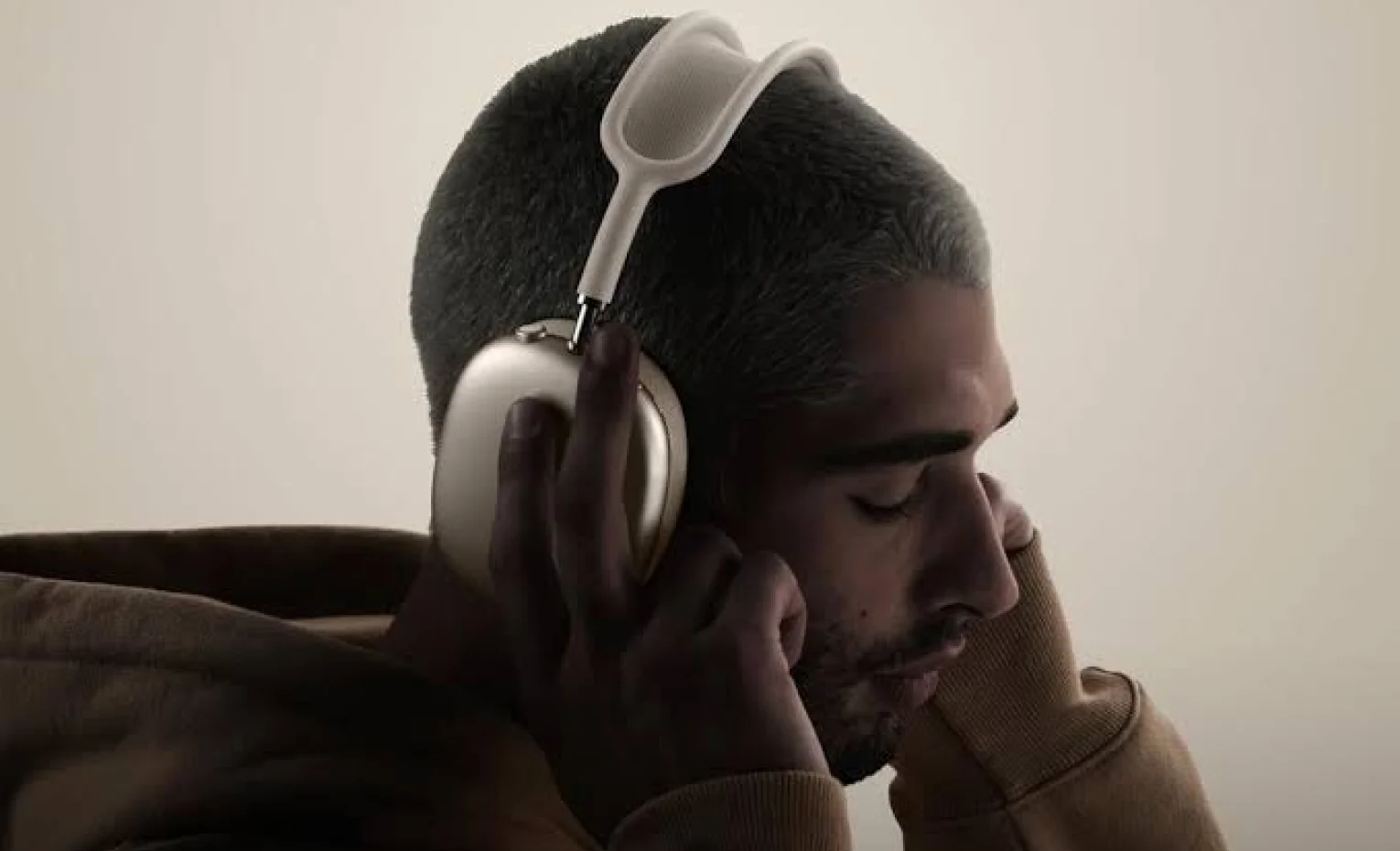 صدای Lossless در AirPods Max 2 و آموزش تنظیم حالت سیمی صدای Lossless در AirPods Max 2 و آموزش تنظیم حالت سیمی