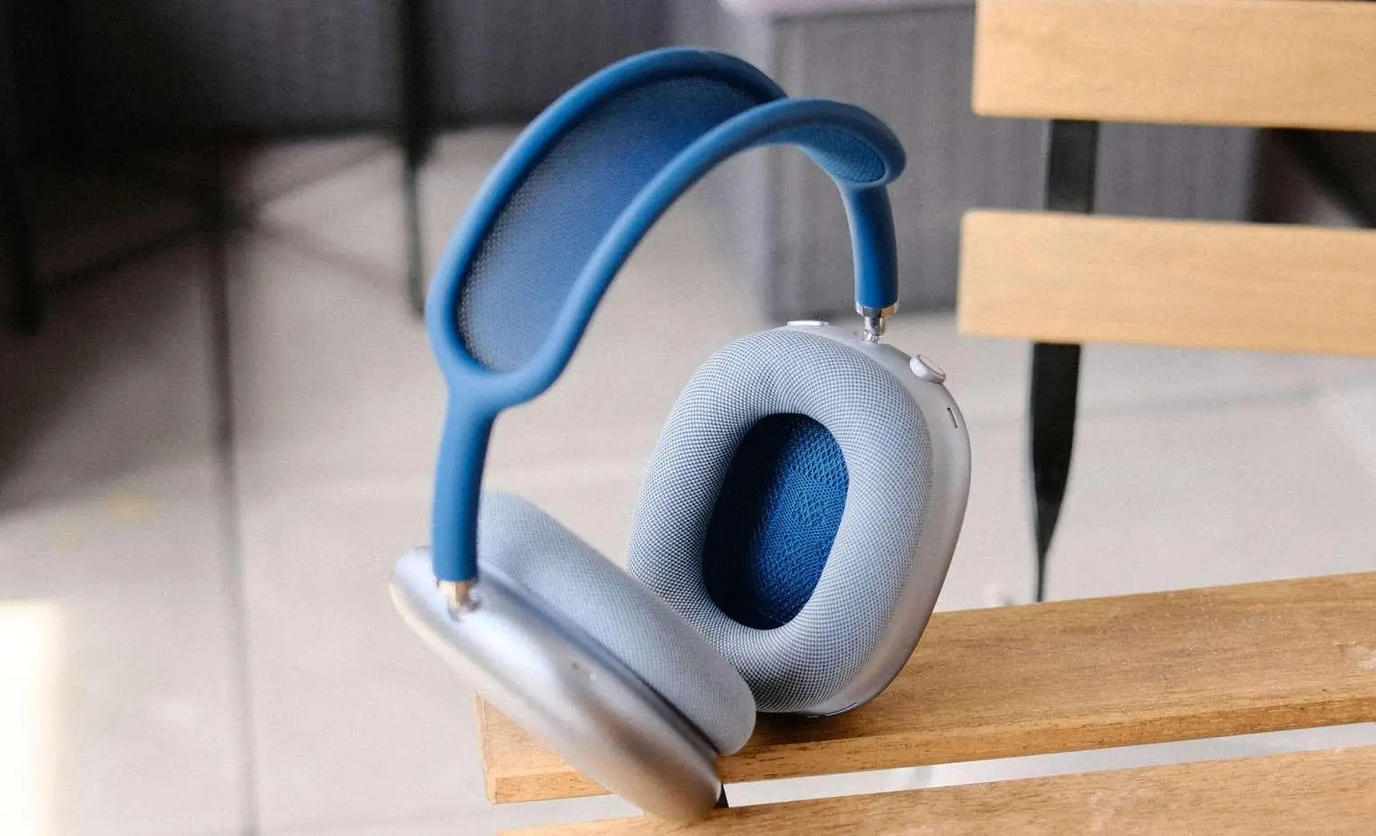 مقایسه هدفون سنهایزر مدل HDB 630 با اپل مدل AIRPODS MAX مقایسه هدفون سنهایزر مدل HDB 630 با اپل مدل AIRPODS MAX