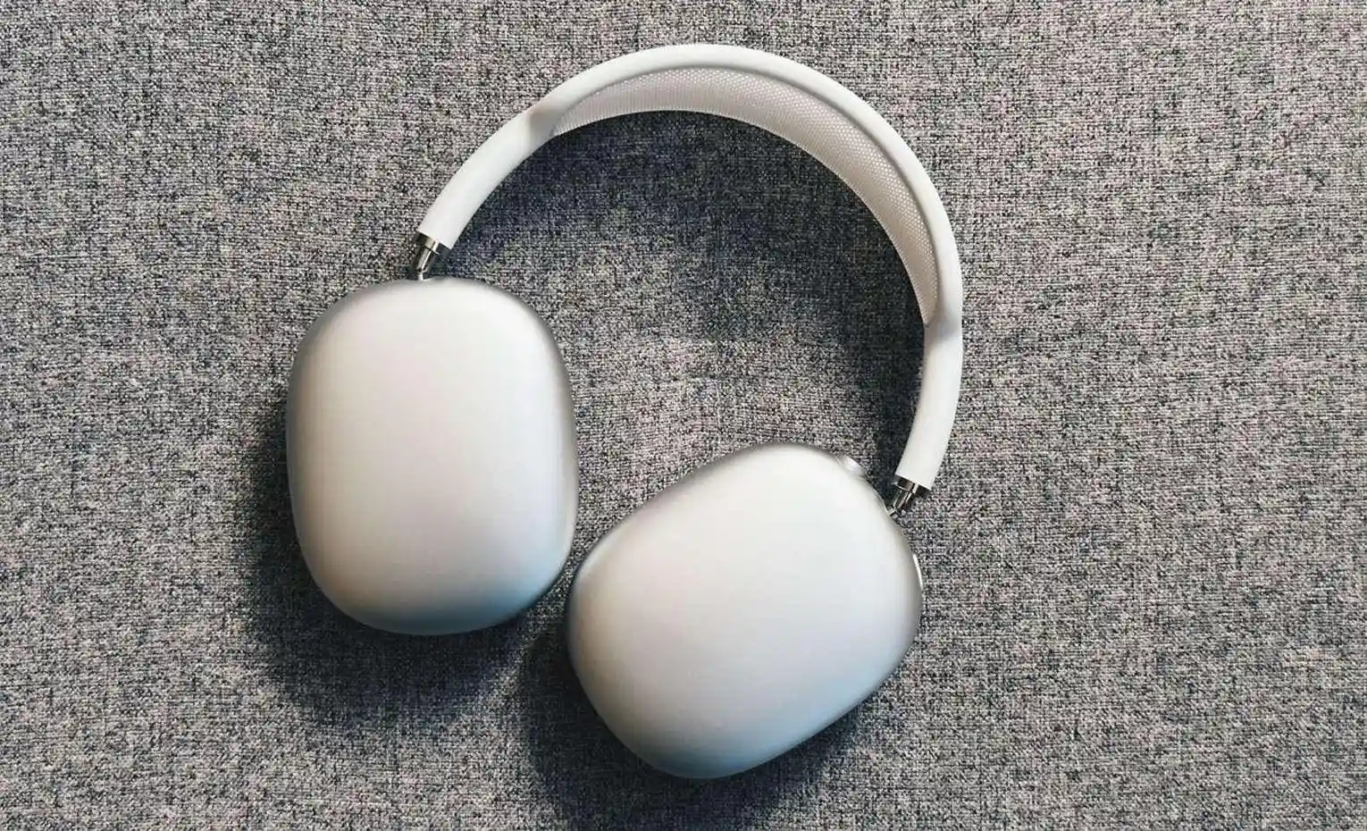 مقایسه هدفون سنهایزر مدل HDB 630 با اپل مدل AIRPODS MAX مقایسه هدفون سنهایزر مدل HDB 630 با اپل مدل AIRPODS MAX