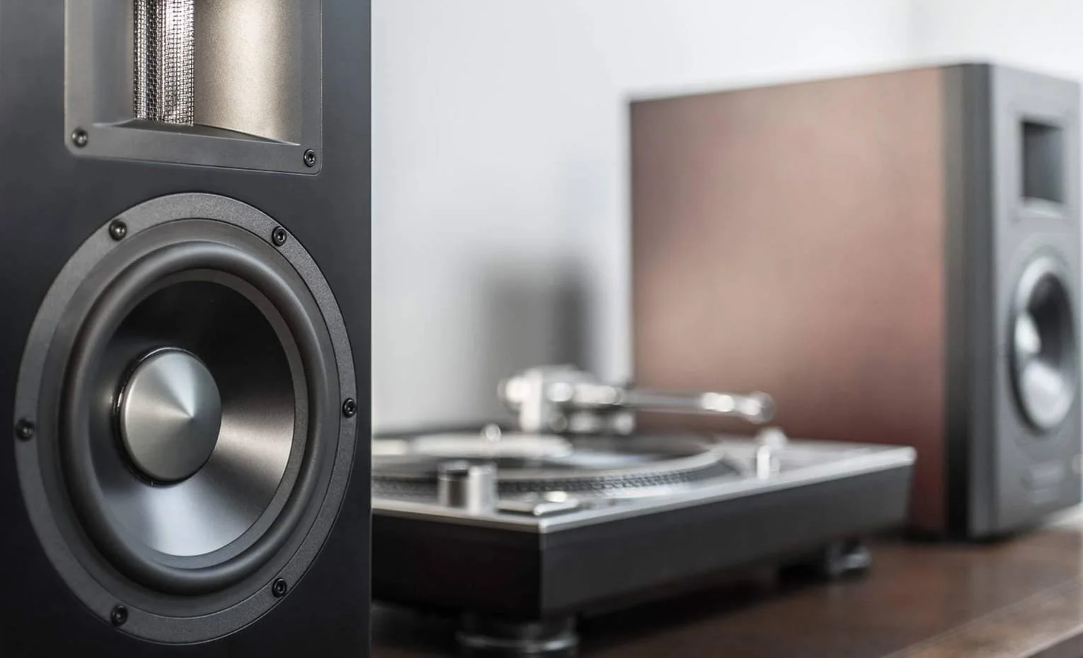 مقایسه اسپیکر ادیفایر A300 با هارمن کاردن Aura Studio 5 مقایسه اسپیکر ادیفایر A300 با هارمن کاردن Aura Studio 5