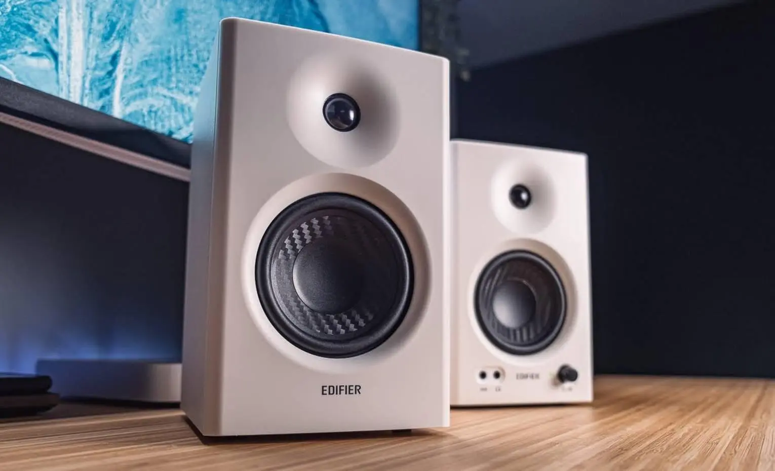 مقایسه اسپیکر ادیفایر مدل S351DB با ادیفایر مدل MR4 مقایسه اسپیکر ادیفایر مدل S351DB با ادیفایر مدل MR4