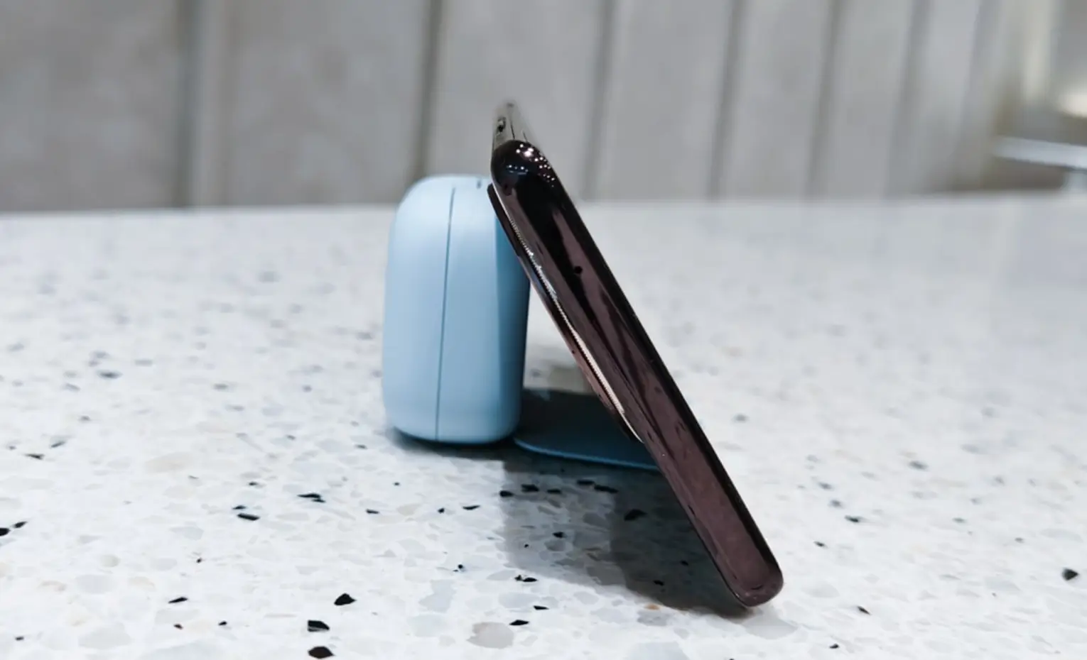 انکر Soundcore P30i، هندزفری اقتصادی با قابلیت پایه موبایل انکر Soundcore P30i، هندزفری اقتصادی با قابلیت پایه موبایل