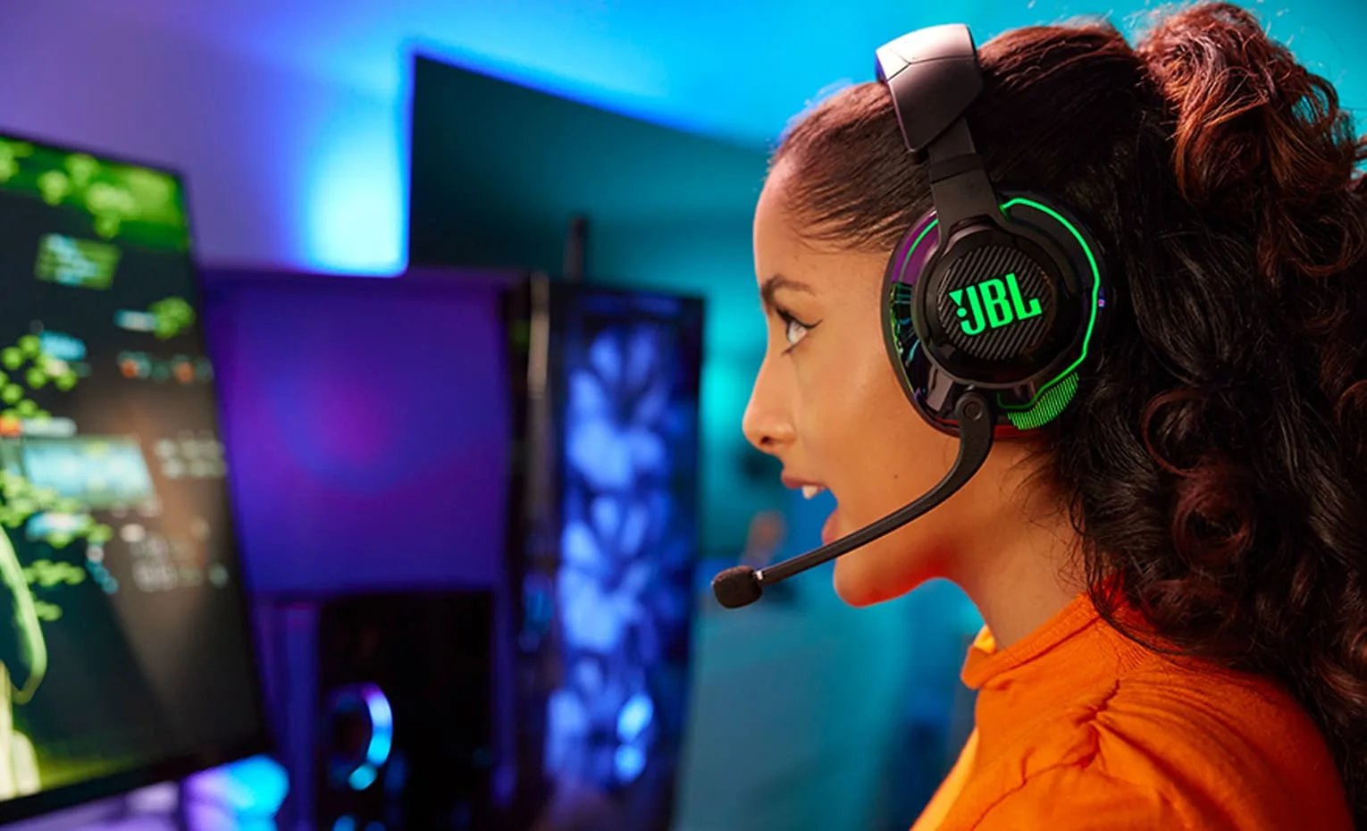 مقایسه هدفون JBL Quantum 910 با SteelSeries Arctis Nova 7 مقایسه هدفون JBL Quantum 910 با SteelSeries Arctis Nova 7