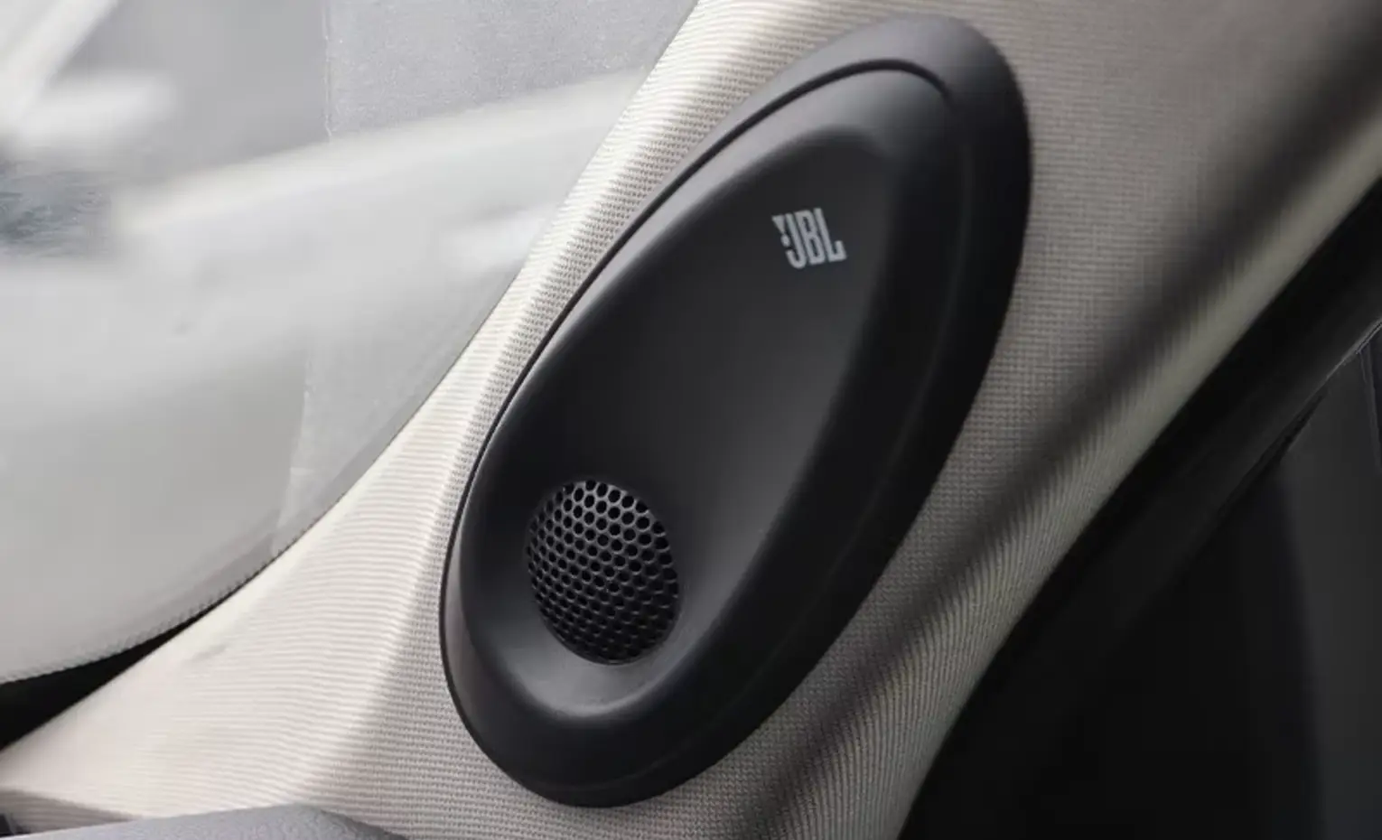 اسپیکر JBL در خودروهای Toyota چه اجزایی دارد؟ راهنمای کامل اسپیکر JBL در خودروهای Toyota چه اجزایی دارد؟ راهنمای کامل