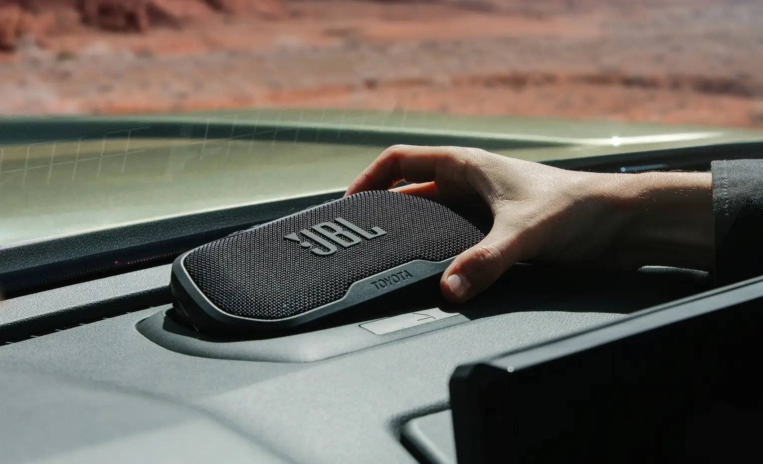 اسپیکر JBL در خودروهای Toyota چه اجزایی دارد؟ راهنمای کامل اسپیکر JBL در خودروهای Toyota چه اجزایی دارد؟ راهنمای کامل