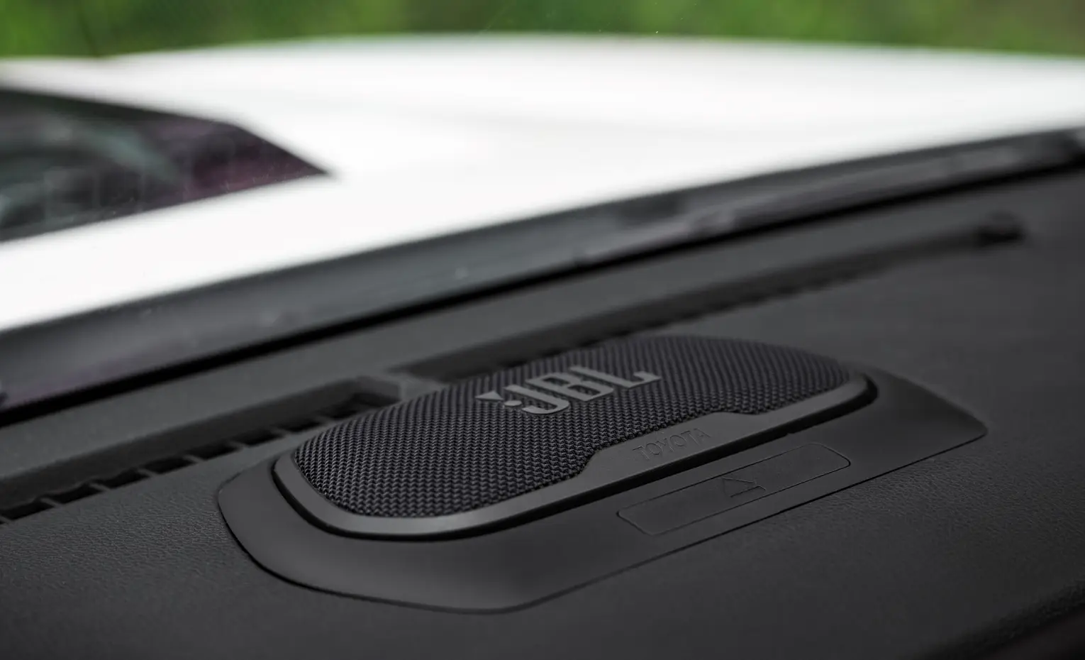 اسپیکر JBL در خودروهای Toyota چه اجزایی دارد؟ راهنمای کامل اسپیکر JBL در خودروهای Toyota چه اجزایی دارد؟ راهنمای کامل