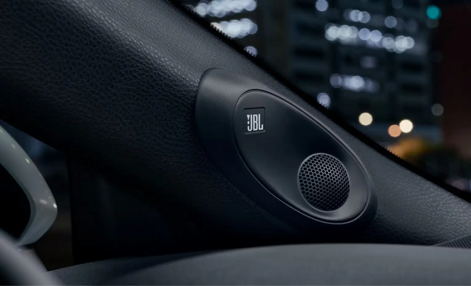 مقایسه اسپیکر JBL تویوتا Crown و Camry، تفاوت واقعی چیست؟ مقایسه اسپیکر JBL تویوتا Crown و Camry، تفاوت واقعی چیست؟