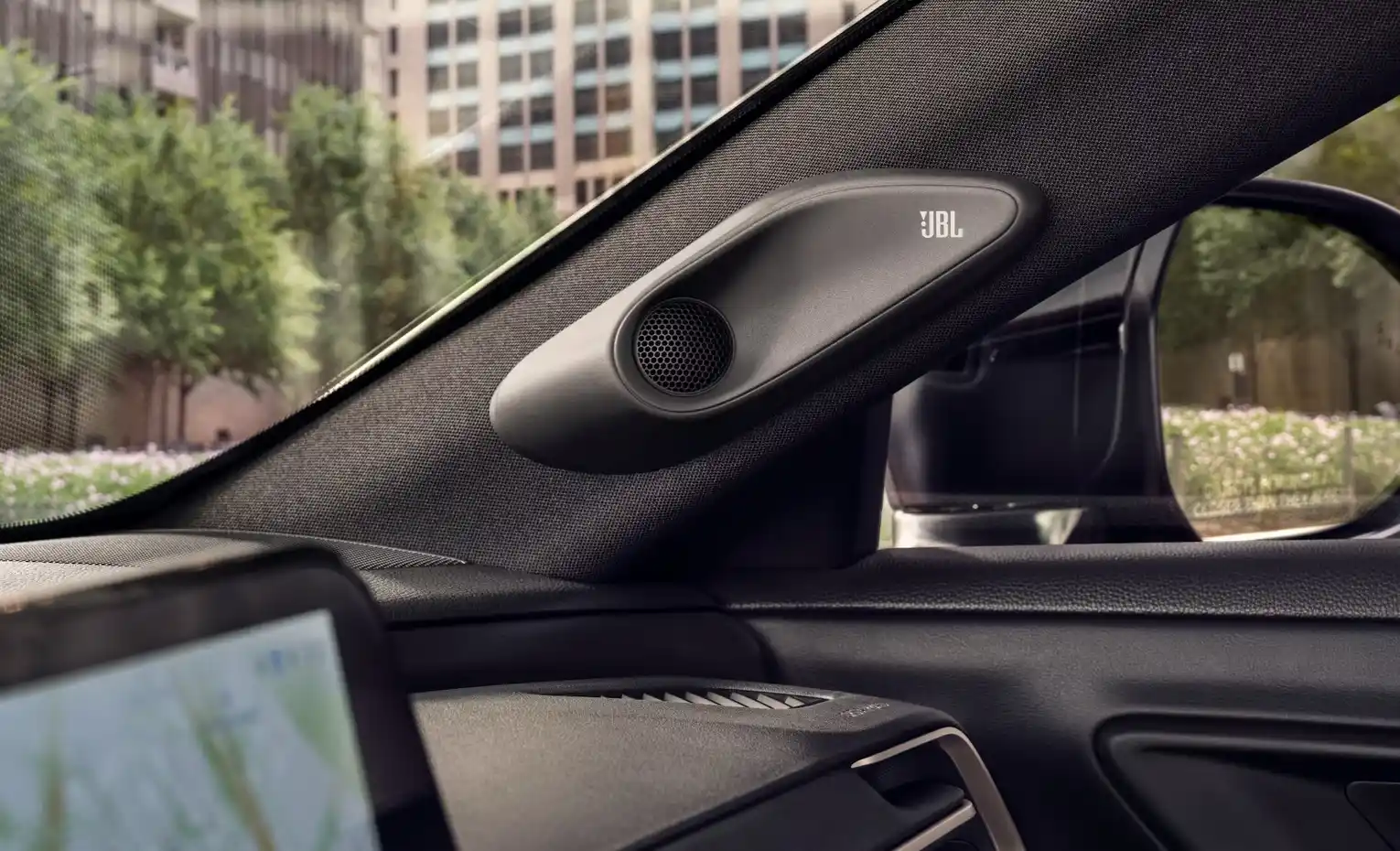 مقایسه اسپیکر JBL تویوتا Crown و Camry، تفاوت واقعی چیست؟ مقایسه اسپیکر JBL تویوتا Crown و Camry، تفاوت واقعی چیست؟