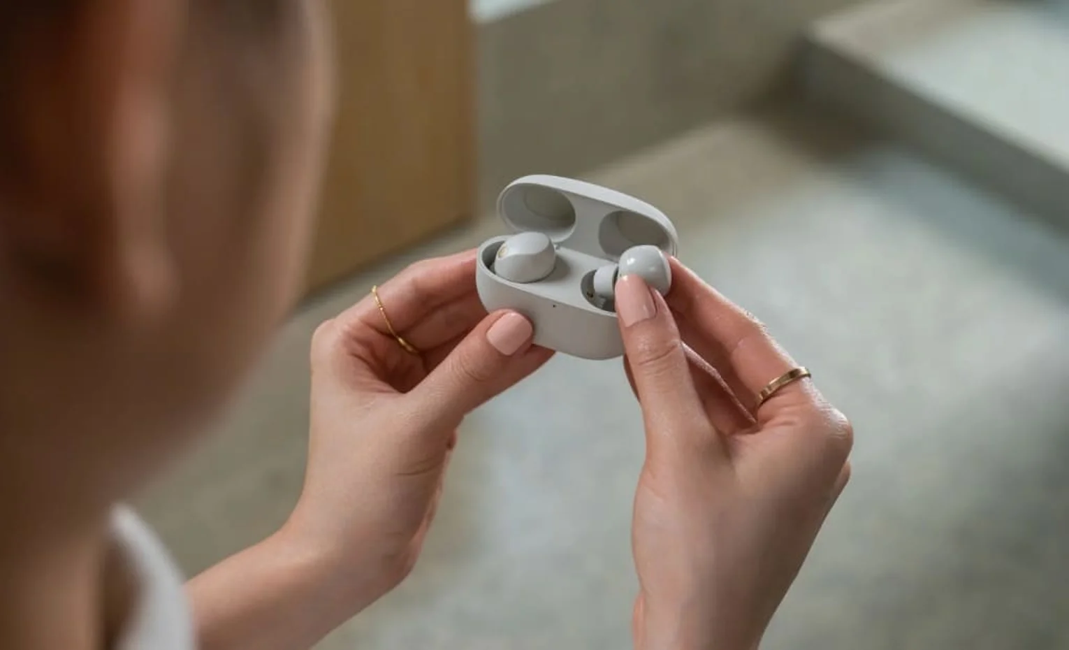 مقایسه AirPods 5 با Sony WF-1000XM5، کدام بهتر است؟ مقایسه AirPods 5 با Sony WF-1000XM5، کدام بهتر است؟
