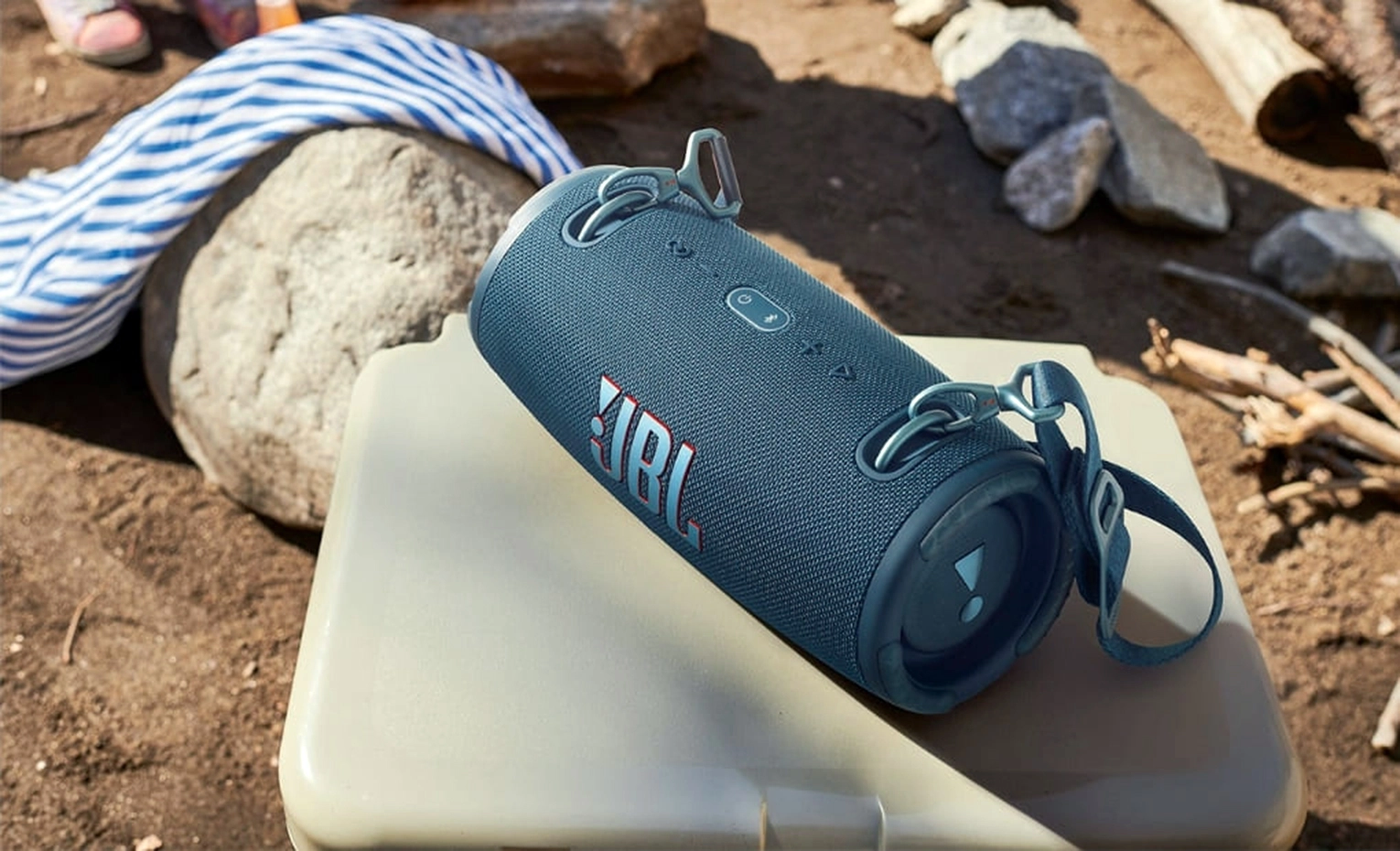 بهترین اسپیکر برای کمپینگ و فضای باز | The best speaker for camping and outdoor بهترین اسپیکر برای کمپینگ و فضای باز | The best speaker for camping and outdoor