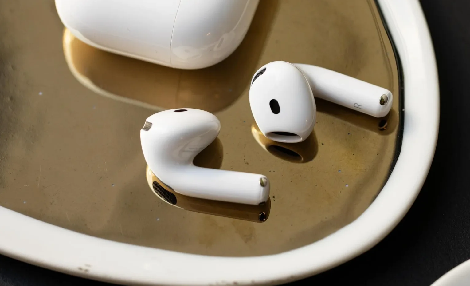 مقایسه هندزفری AirPods 5 با Nothing Ear 3، انتخاب بهتر؟ مقایسه هندزفری AirPods 5 با Nothing Ear 3، انتخاب بهتر؟