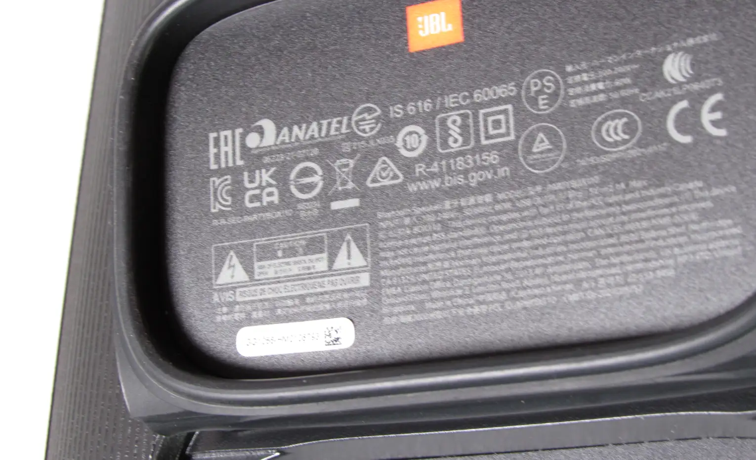 شماره سریال JBL کجاست و چه اطلاعاتی از هر محصول نشان میدهد؟ شماره سریال JBL کجاست و چه اطلاعاتی از هر محصول نشان میدهد؟