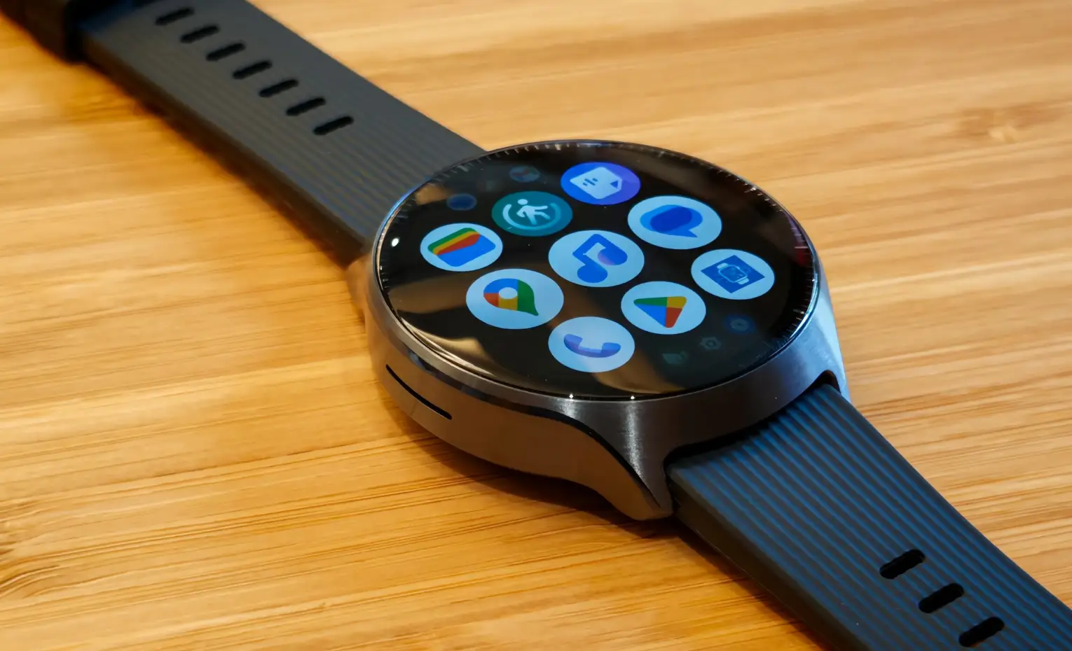 ساعت موتورولا موتو واچ اولترا، بازگشت به Wear OS ساعت موتورولا موتو واچ اولترا، بازگشت به Wear OS