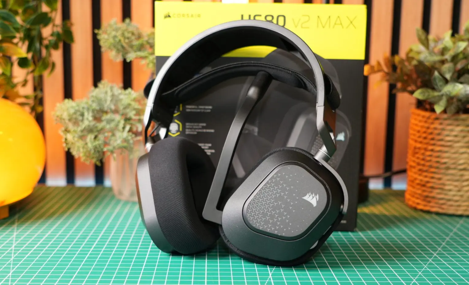 هدست Corsair HS80 v2 MAX؛ اتصال همزمان، میکروفون و باتری هدست Corsair HS80 v2 MAX؛ اتصال همزمان، میکروفون و باتری