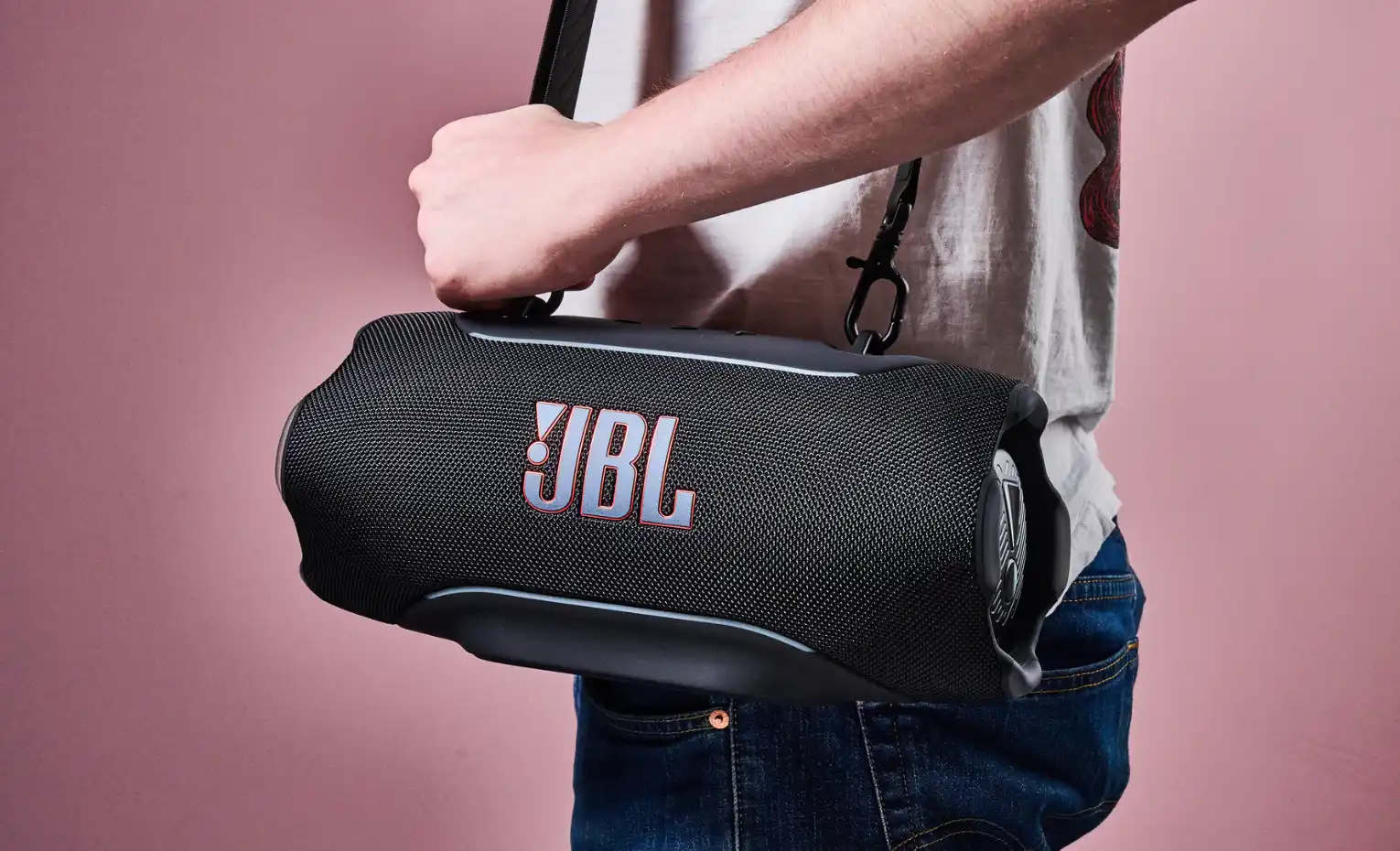 تنظیم صدای JBL Xtreme 5؛ خودکار یا دستی؟ تنظیم صدای JBL Xtreme 5؛ خودکار یا دستی؟